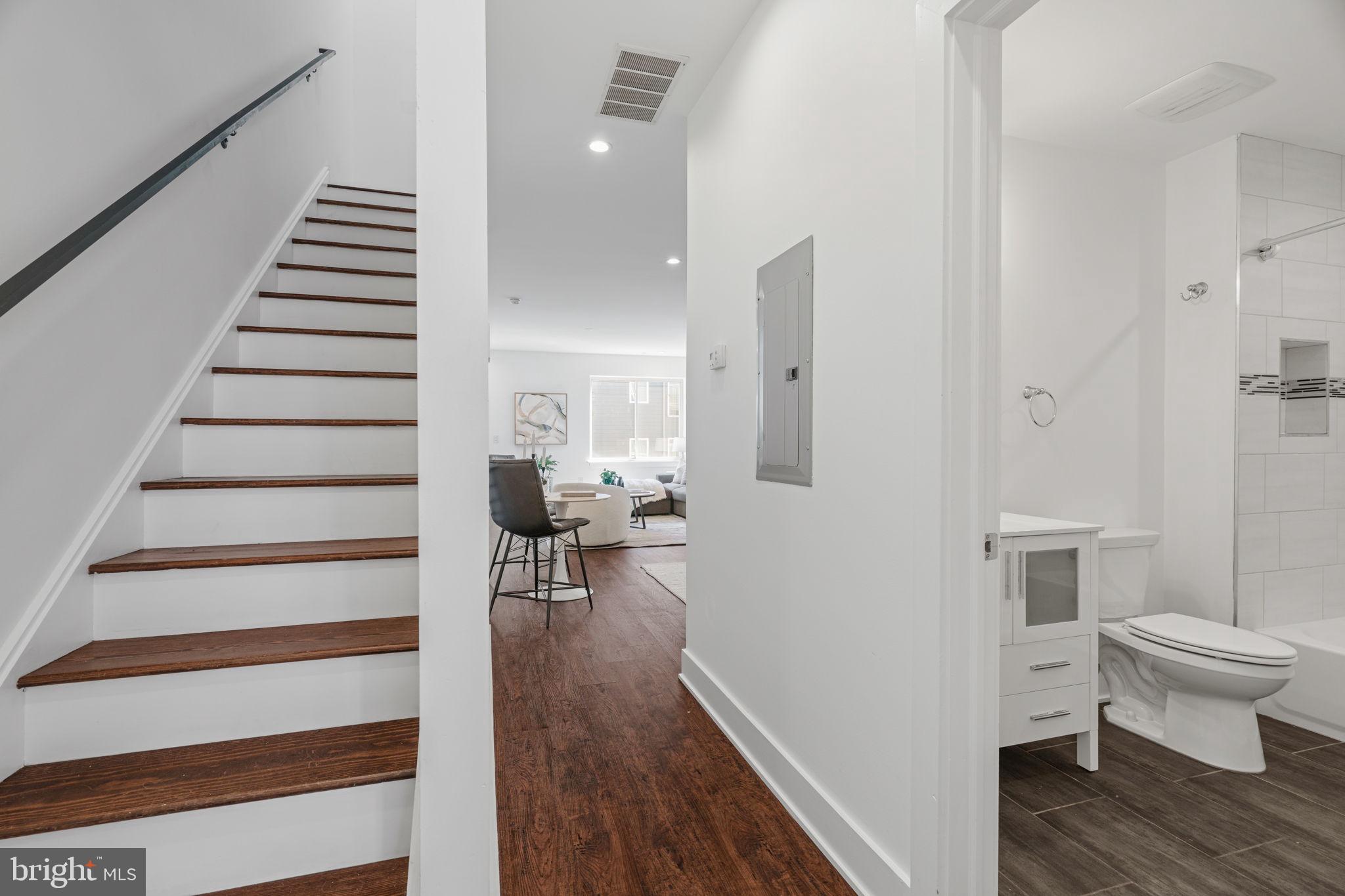 OLDE KENSINGTON - Residential