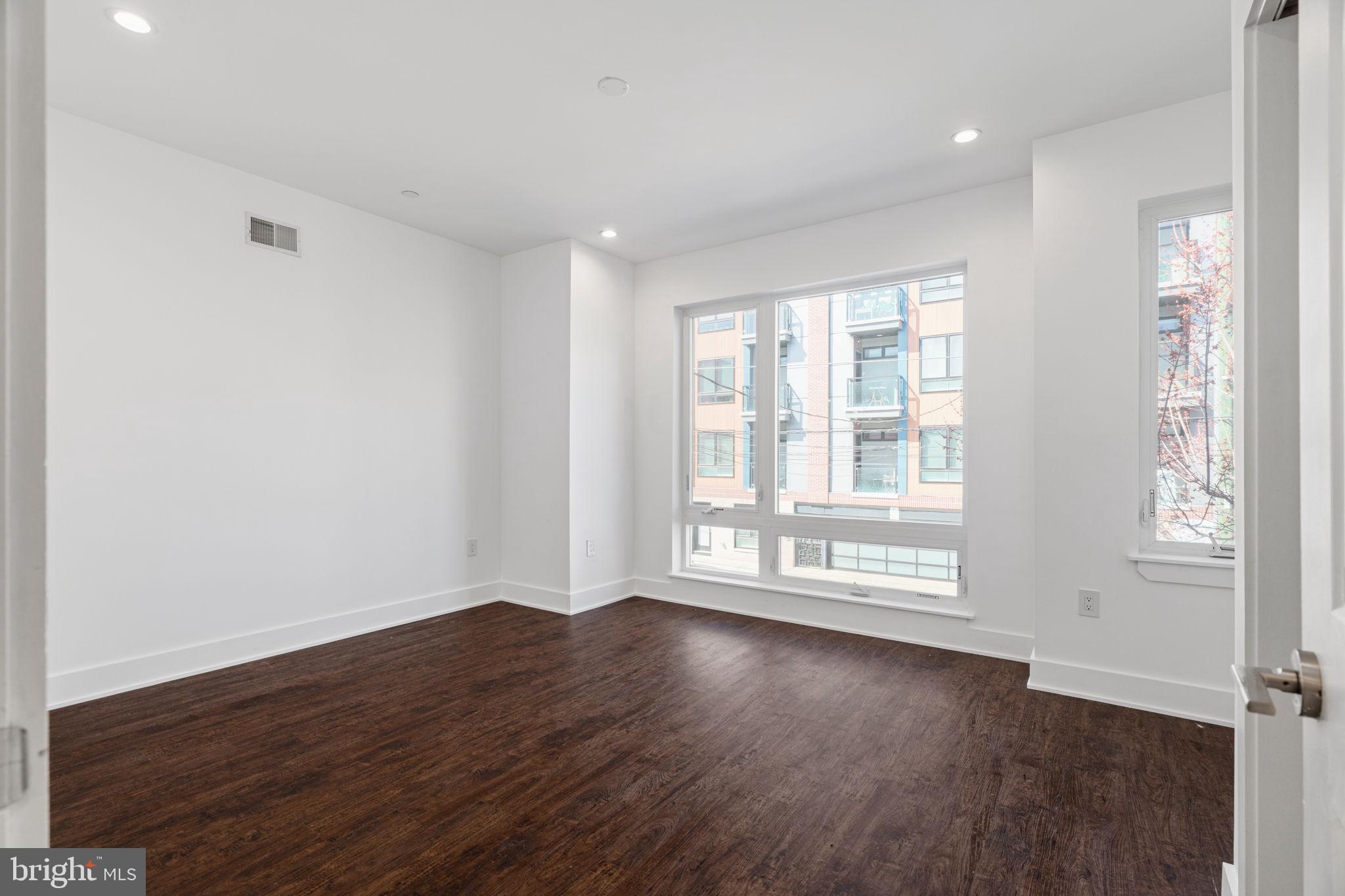 OLDE KENSINGTON - Residential