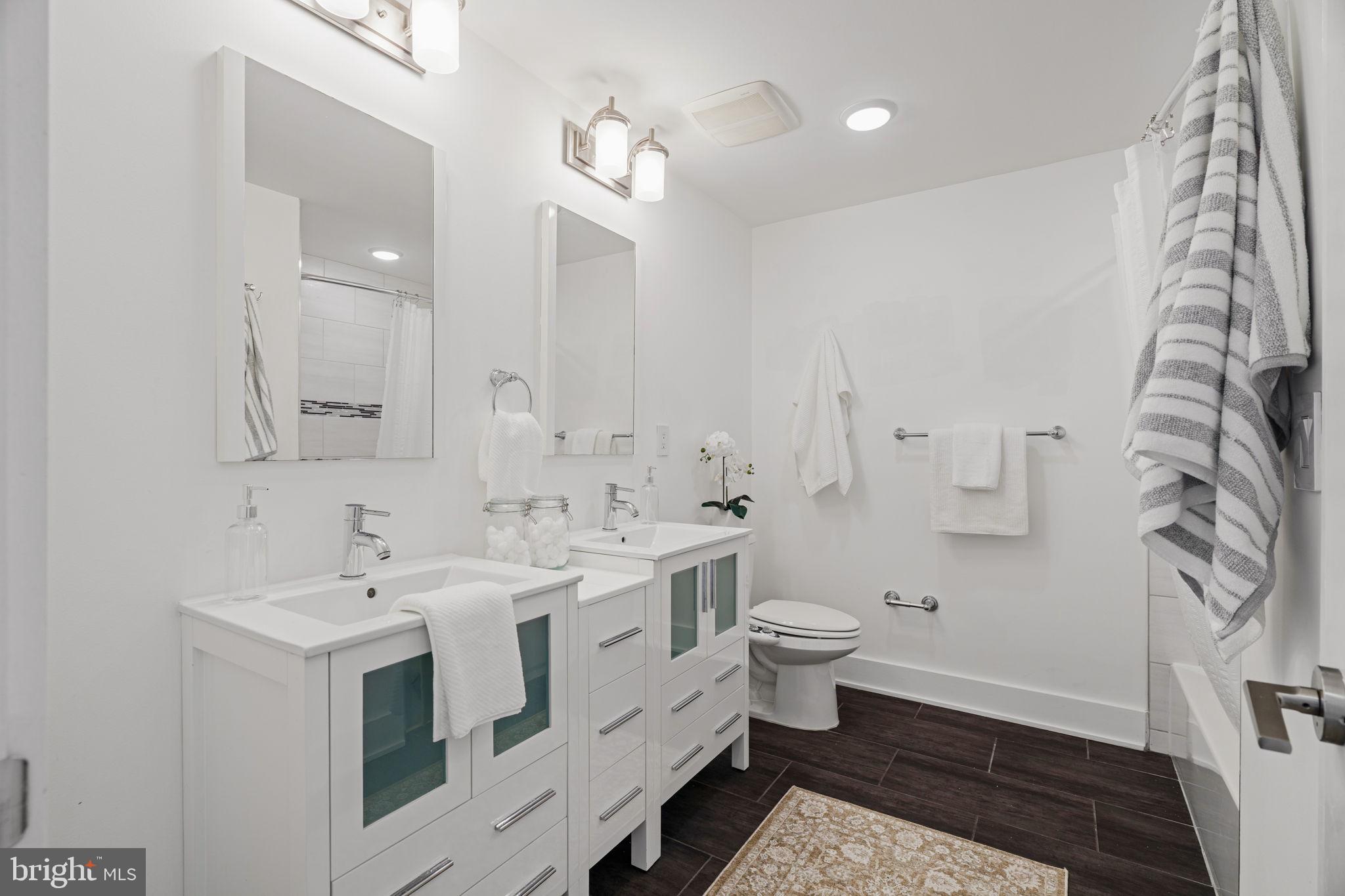 OLDE KENSINGTON - Residential