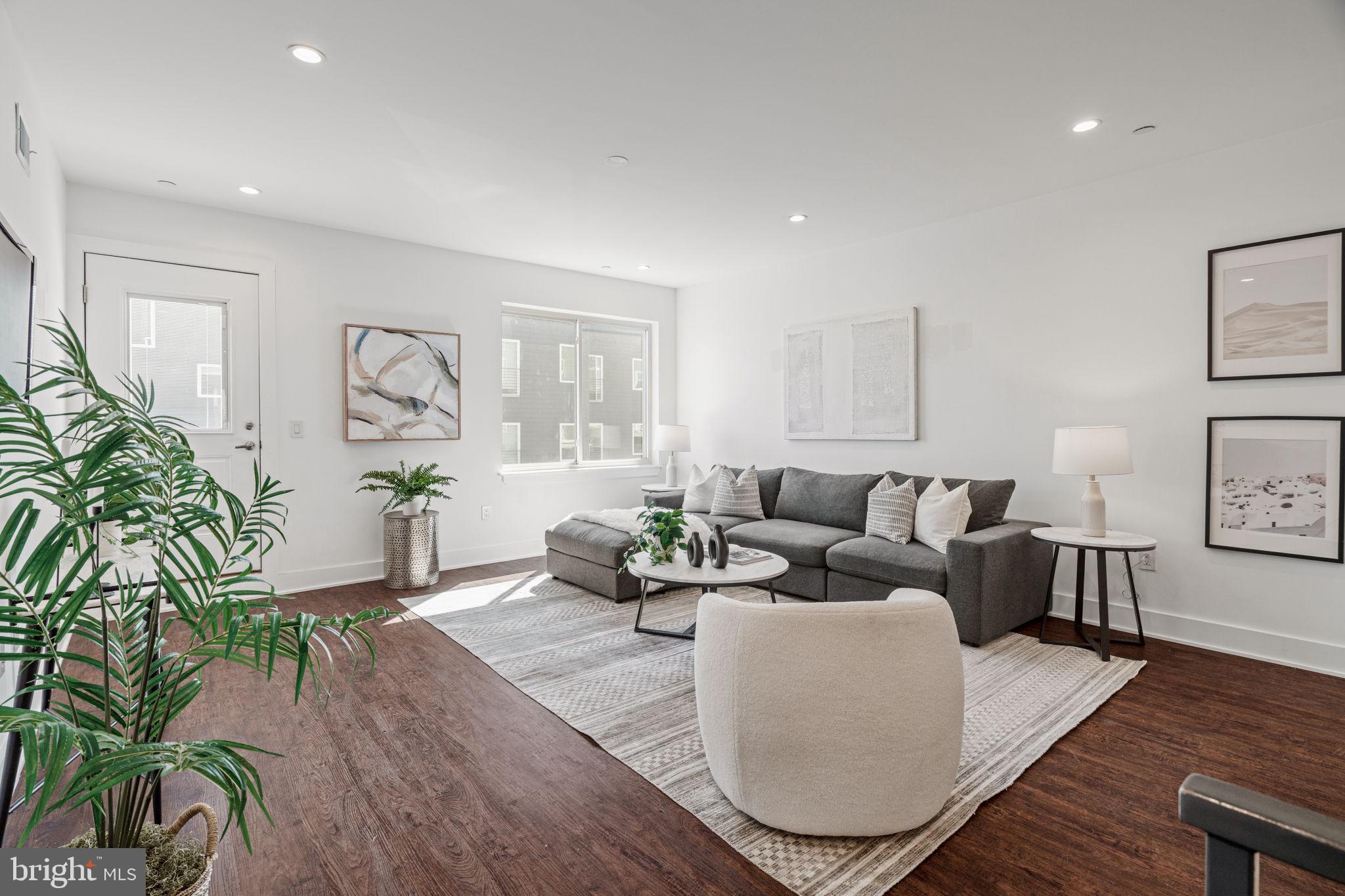 OLDE KENSINGTON - Residential