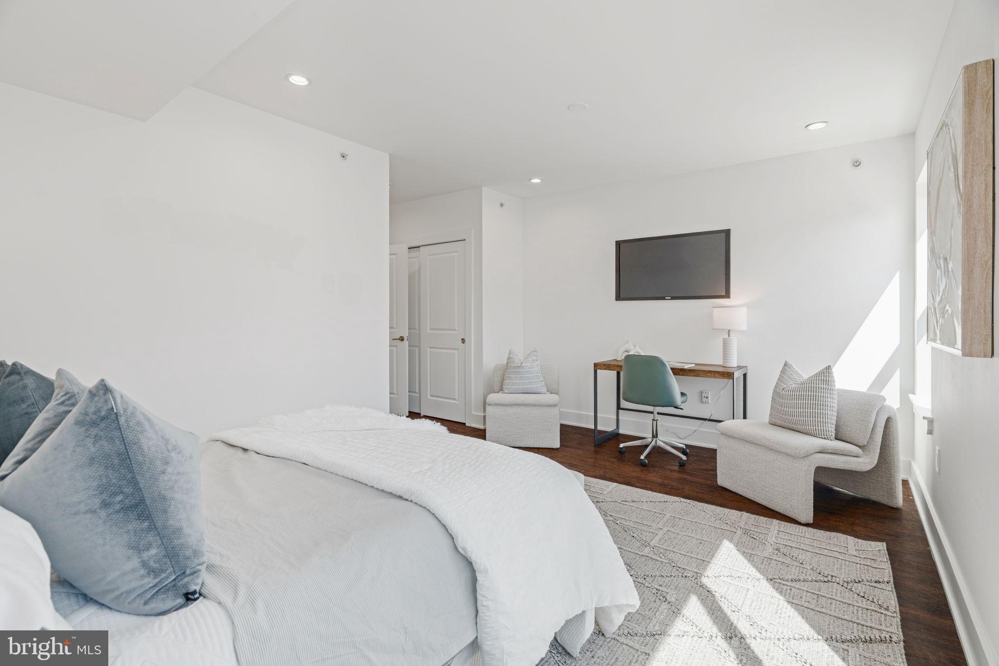 OLDE KENSINGTON - Residential