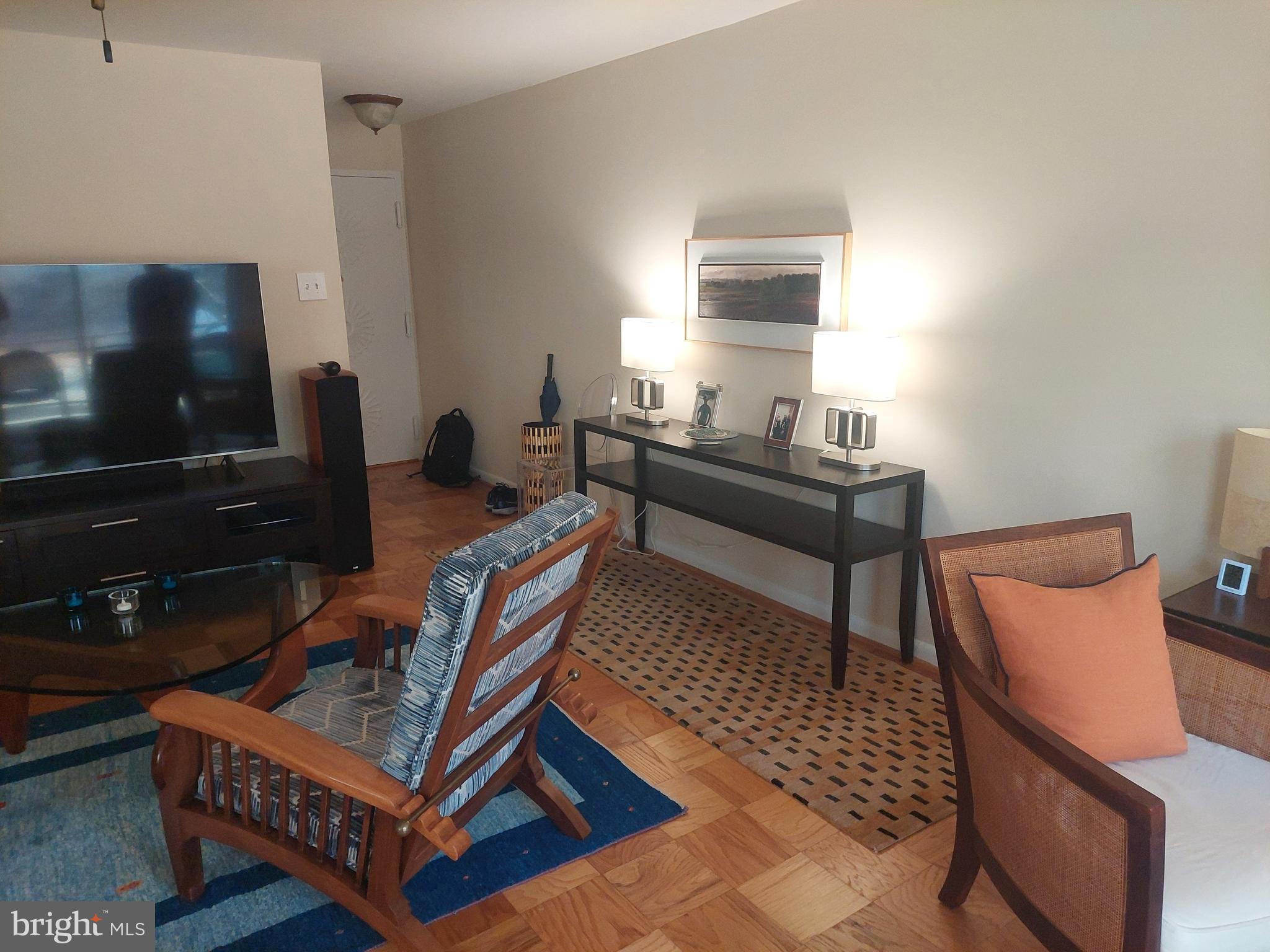 10208 ROCKVILLE PIK 302