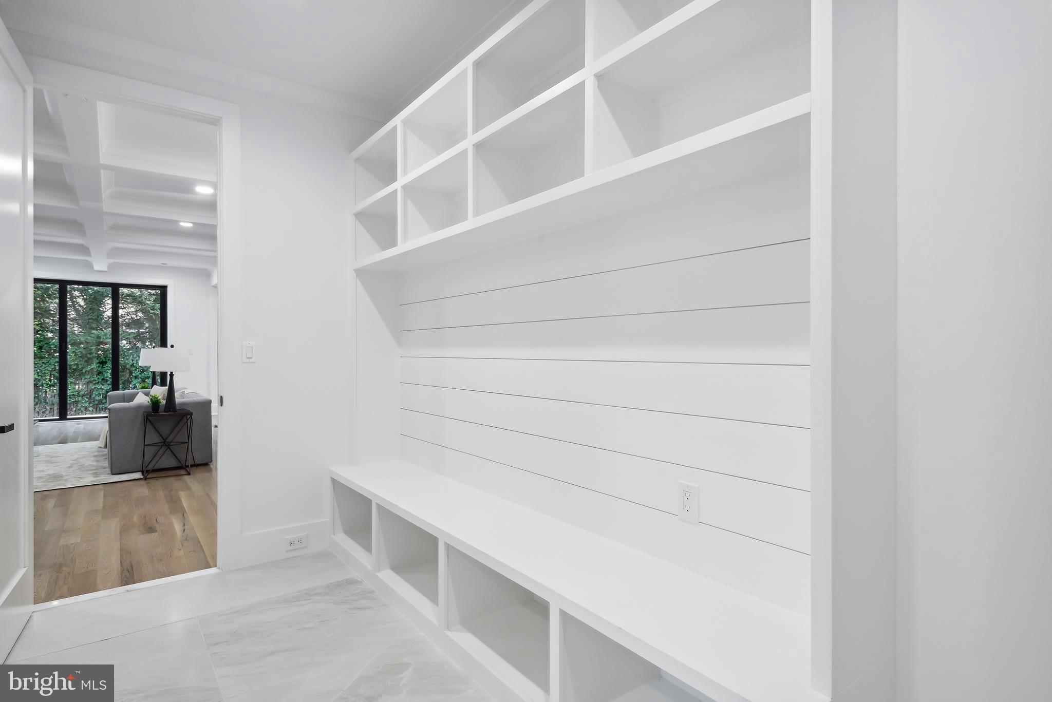 ALTA VISTA - Residential