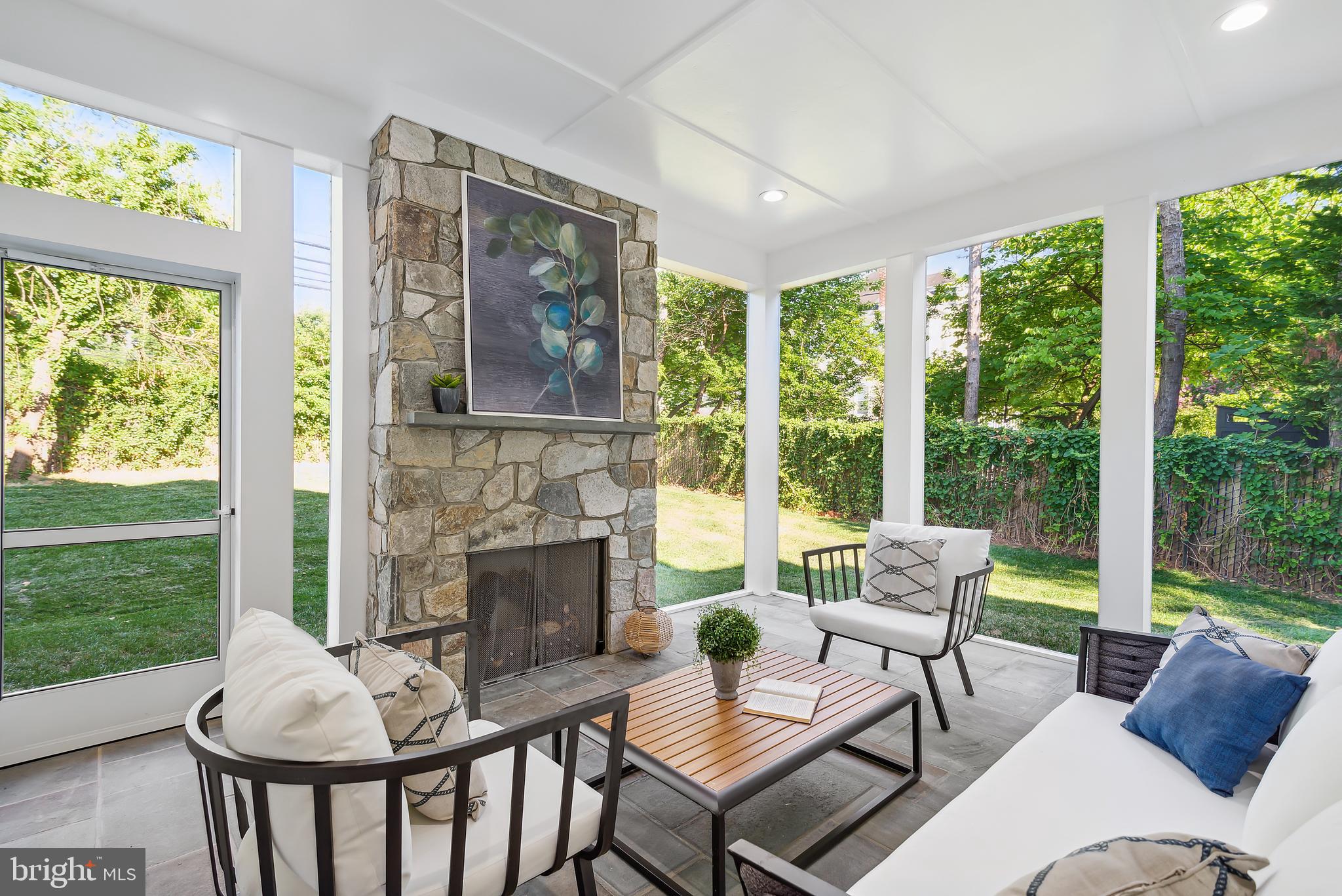 ALTA VISTA - Residential