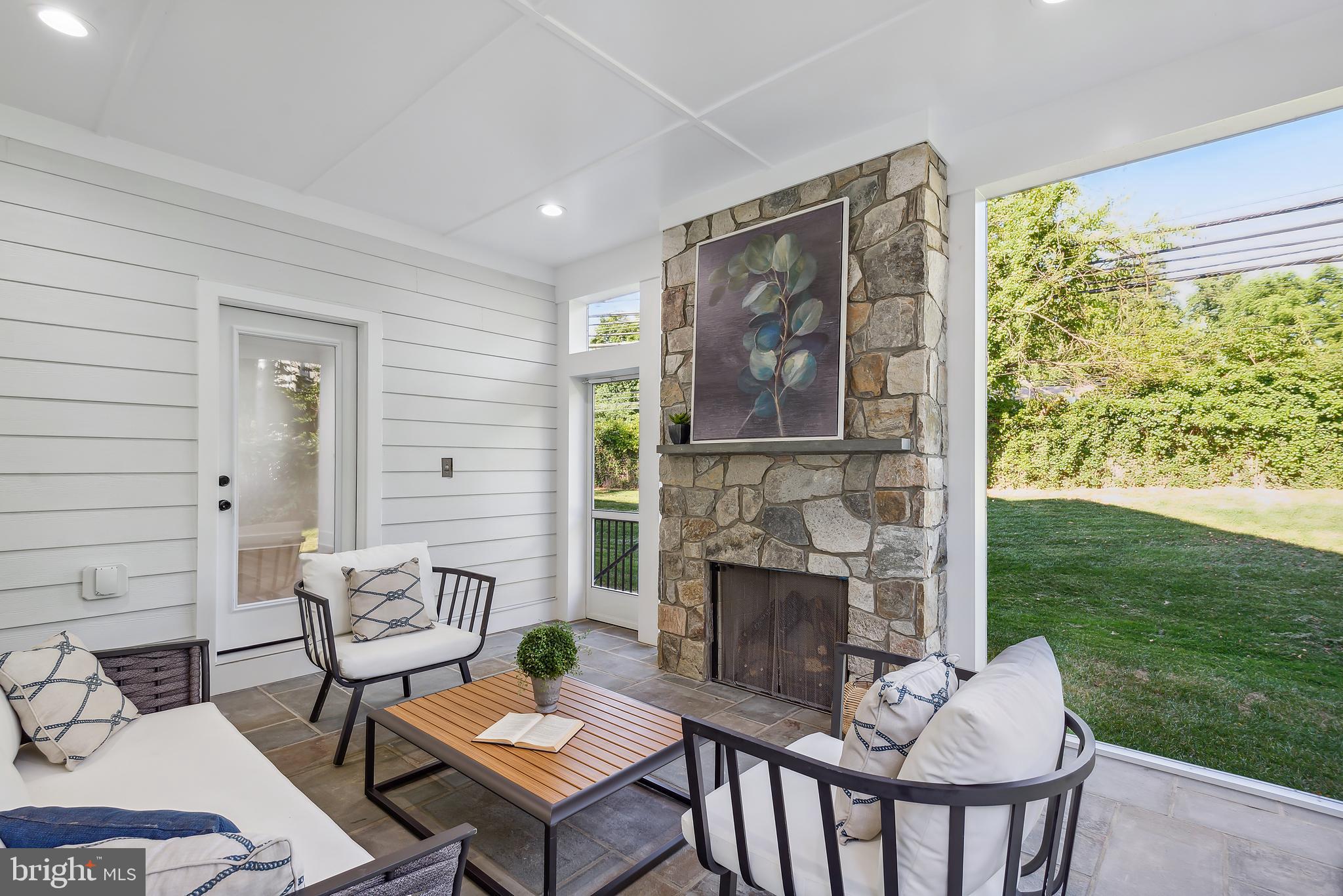 ALTA VISTA - Residential