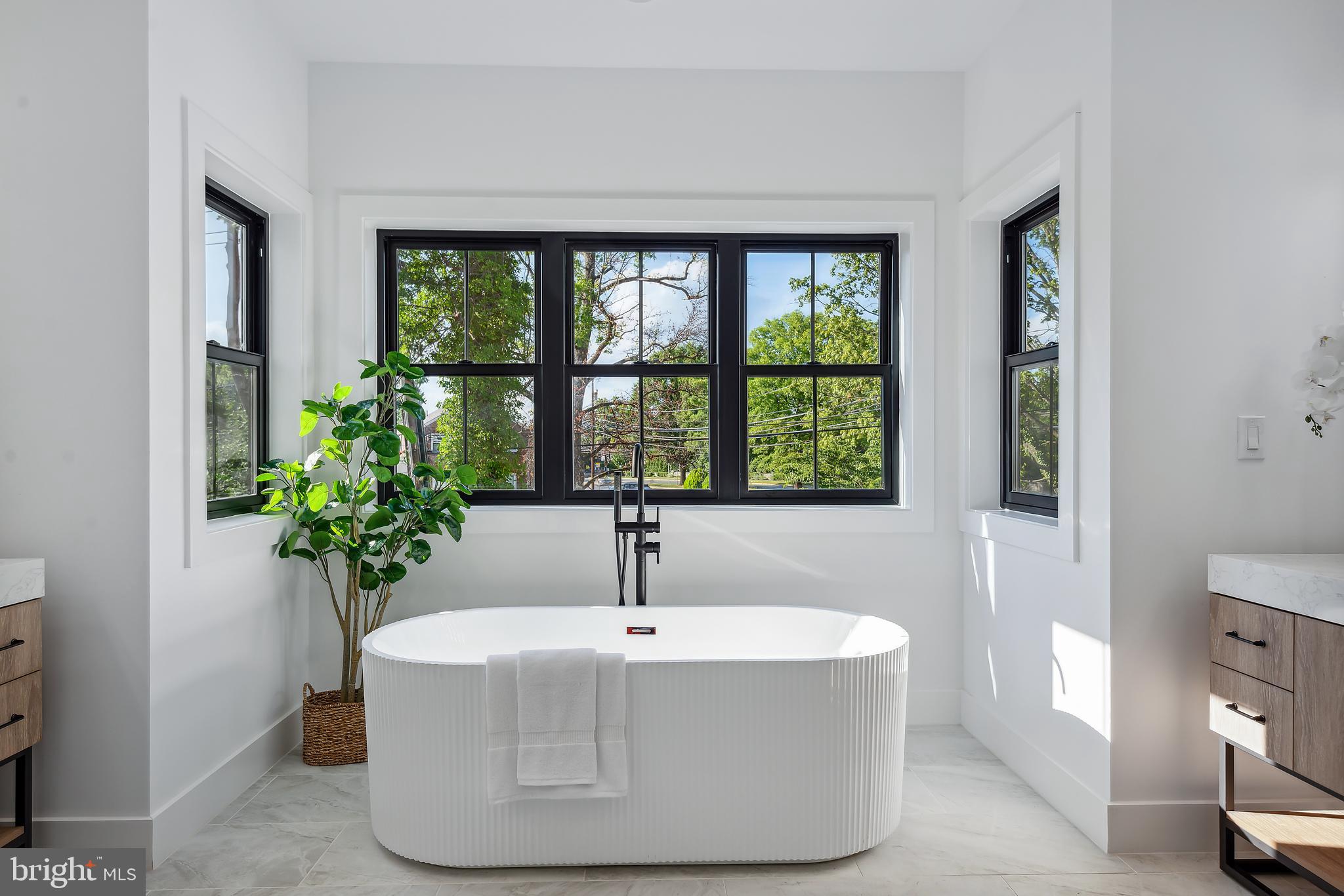 ALTA VISTA - Residential