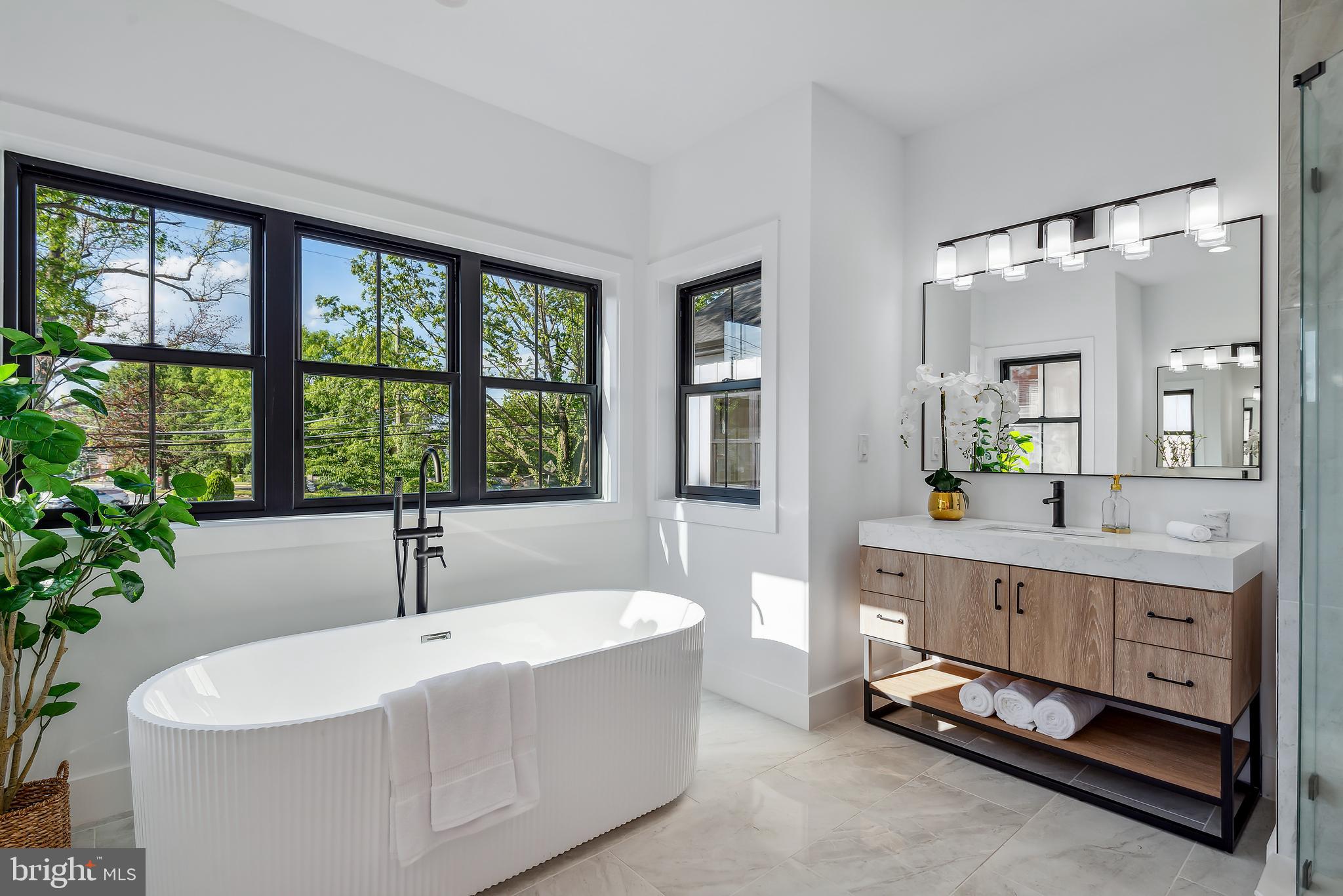 ALTA VISTA - Residential