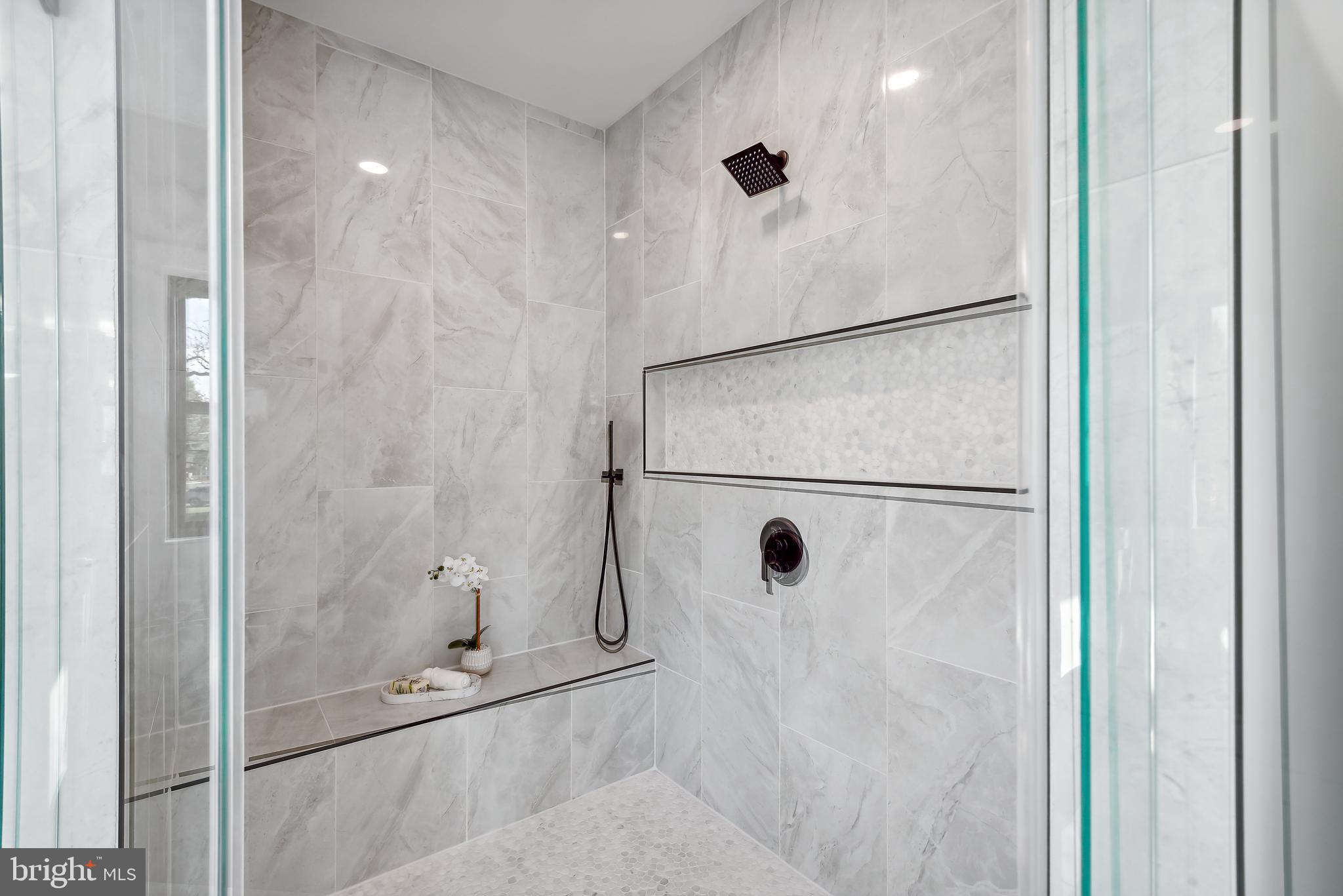 ALTA VISTA - Residential