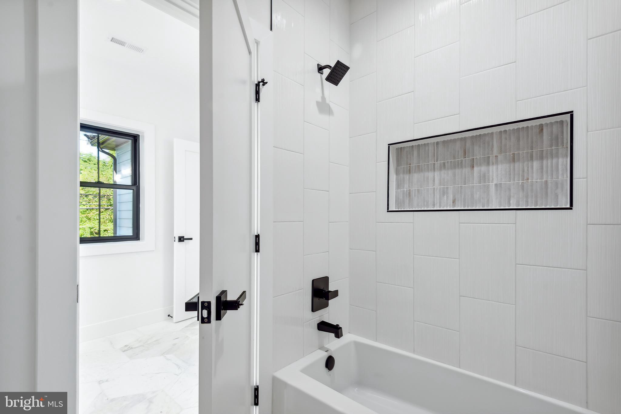 ALTA VISTA - Residential