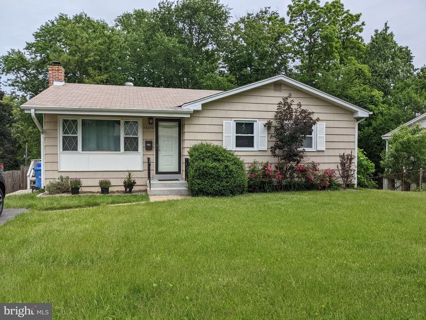 Solidly built Brookhaven Rambler! This home features a newer kitchen AND newer/updated bathrooms and is quite spacious and has original hard wood floors. THIS HOME has a Walk Out Elevation to a Large Rear Yard, perfect for entertaining guests. Walk to Aspen Hill Shopping Ctr, Giant Food-Chipotle-Five Guys-Panera Bread and so much More! Easy access to DC-Rockville-ICC. What are you waiting for? Stop by today!

Requirements:
Credit score: 680+
Income: 3 times rent
No negative rental history
All applicants 18+ MUST apply

**ATTENTION**:
We do not ask people to submit rental applications in order to see properties. Do not submit applications on systems that we do not authorize. Beware of scams!