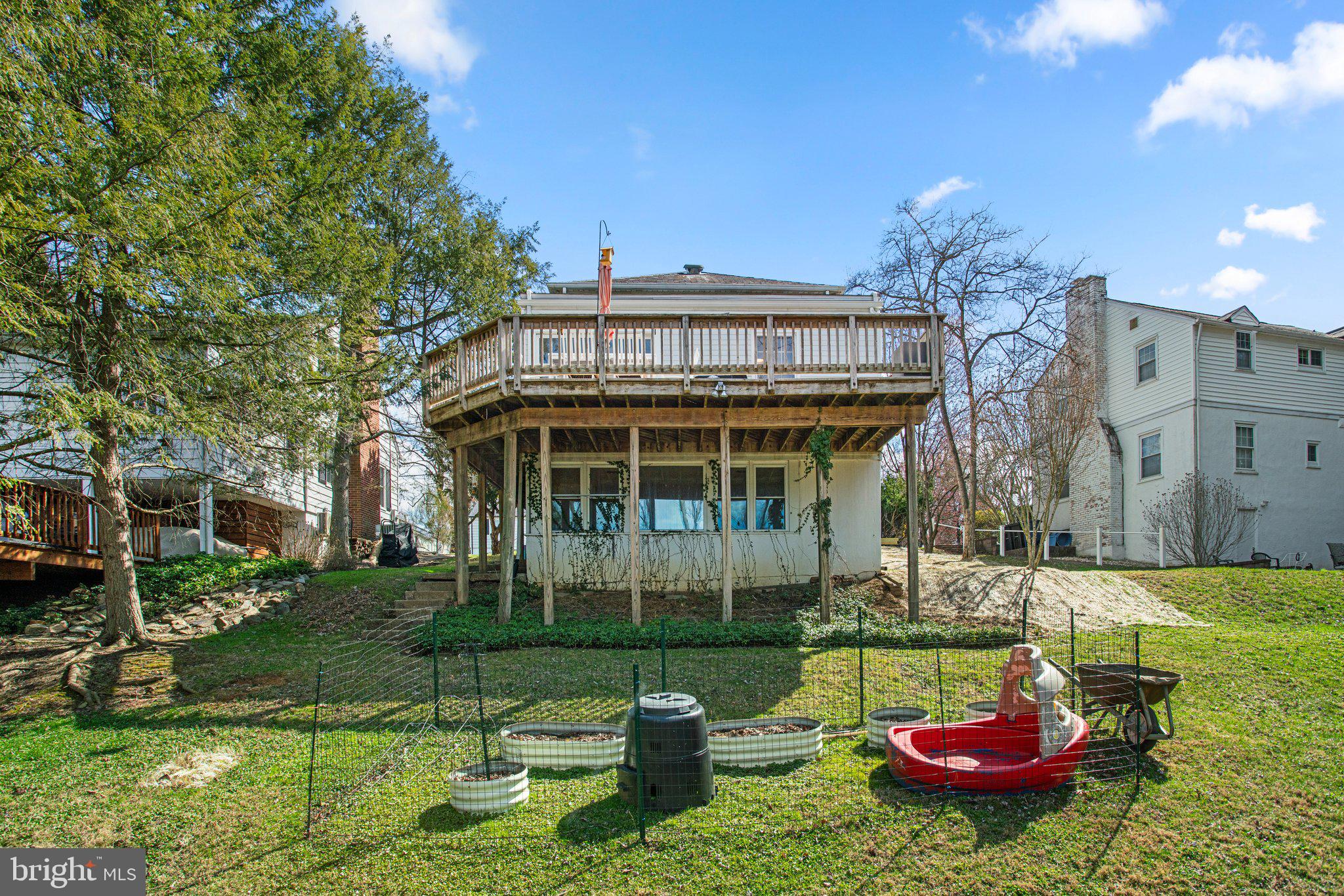 LAKE FALLS - Residential