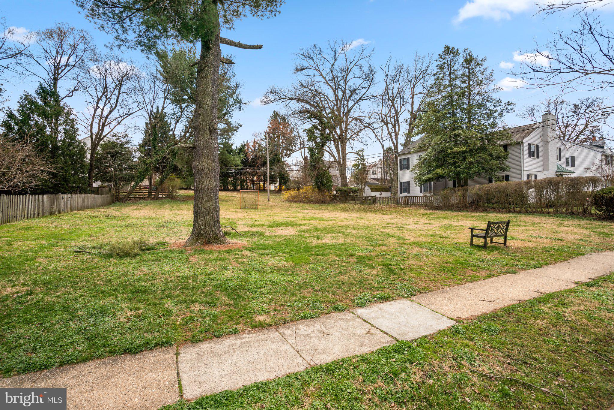 LAKE FALLS - Residential