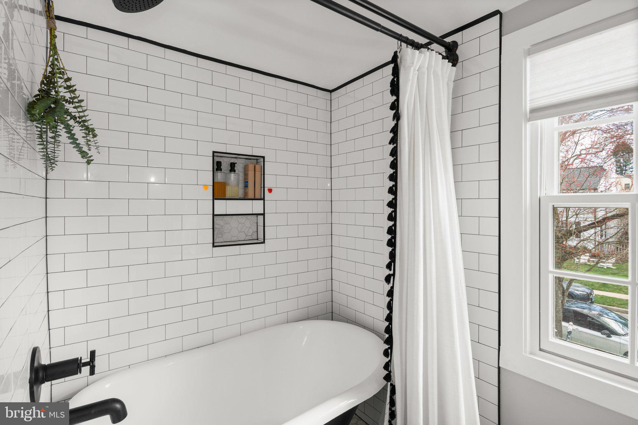 LAKE FALLS - Residential