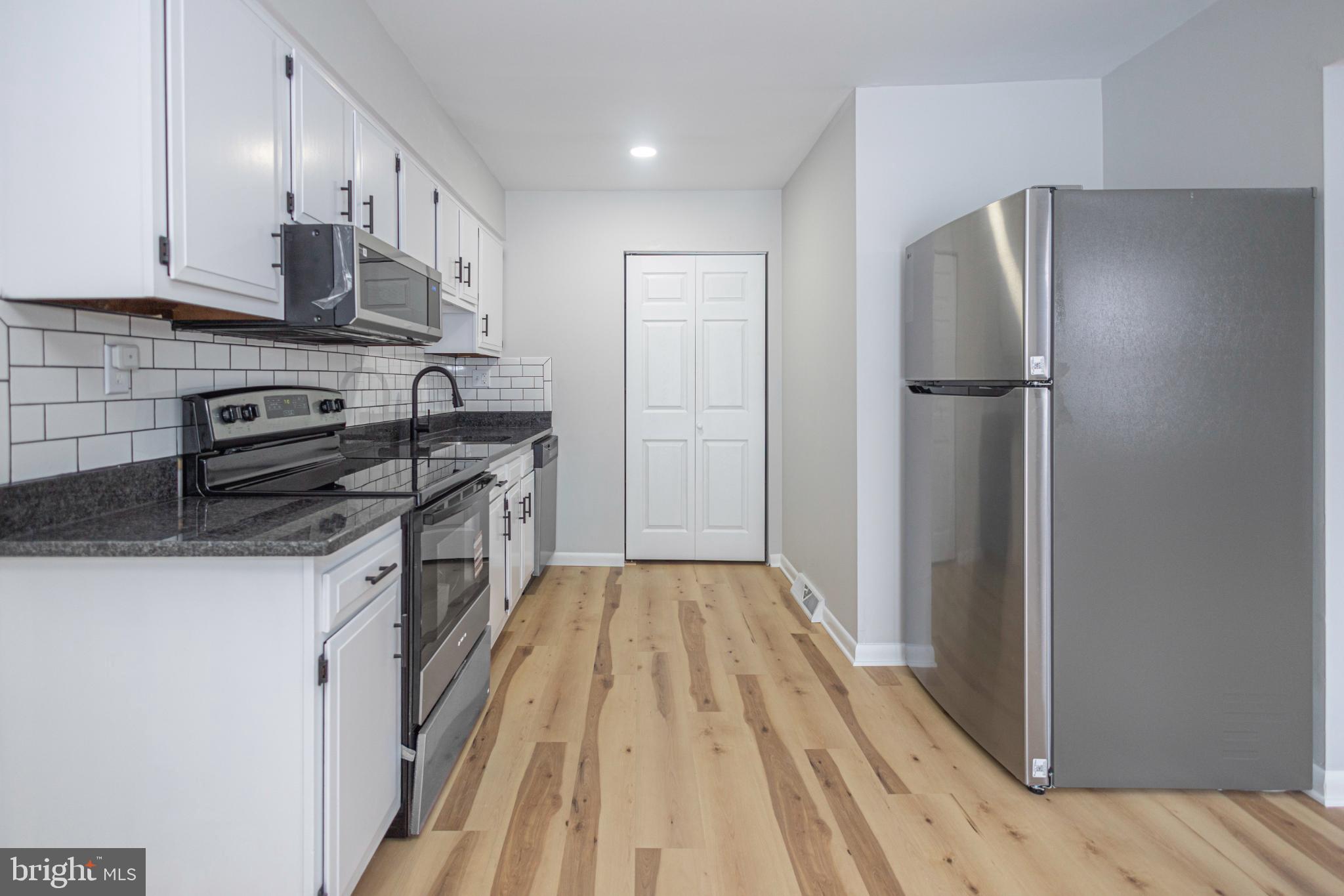 MANOR VIEW - Residential