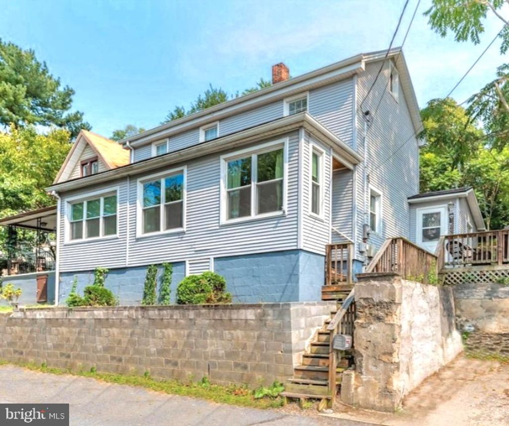 Photo of 1445 2nd St, ENOLA, PA 17025 (MLS # PACB2047052)