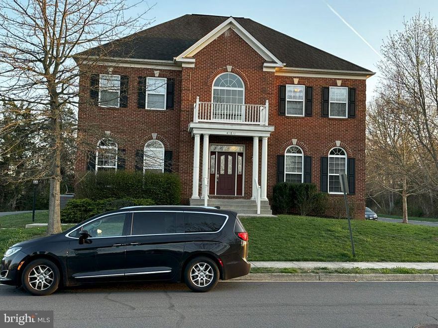 Former model house and luxurious home available forrent. Freshly panted inside and power washed outside.
Located 2 minute walk to the pool and community center. Available for lease 12-24 months. Brambleton
Town Center, Movie Theatre, and gourmet restaurants are less than 3 miles. Great connectivity to 267,
Route 7 and 28. This marvelous house features 4,158 finished sq ft above two levels and basement is
1790 sft, spacious 3-Car Garage, 4+ bedrooms 5.5 bathrooms, basement Rec. Room, Office, or 5th
bedroom (NTC). A deck off of the bedroom available upstairs. Pets are considered on case by case with $500.00 Security Deposit and additional pet rent.