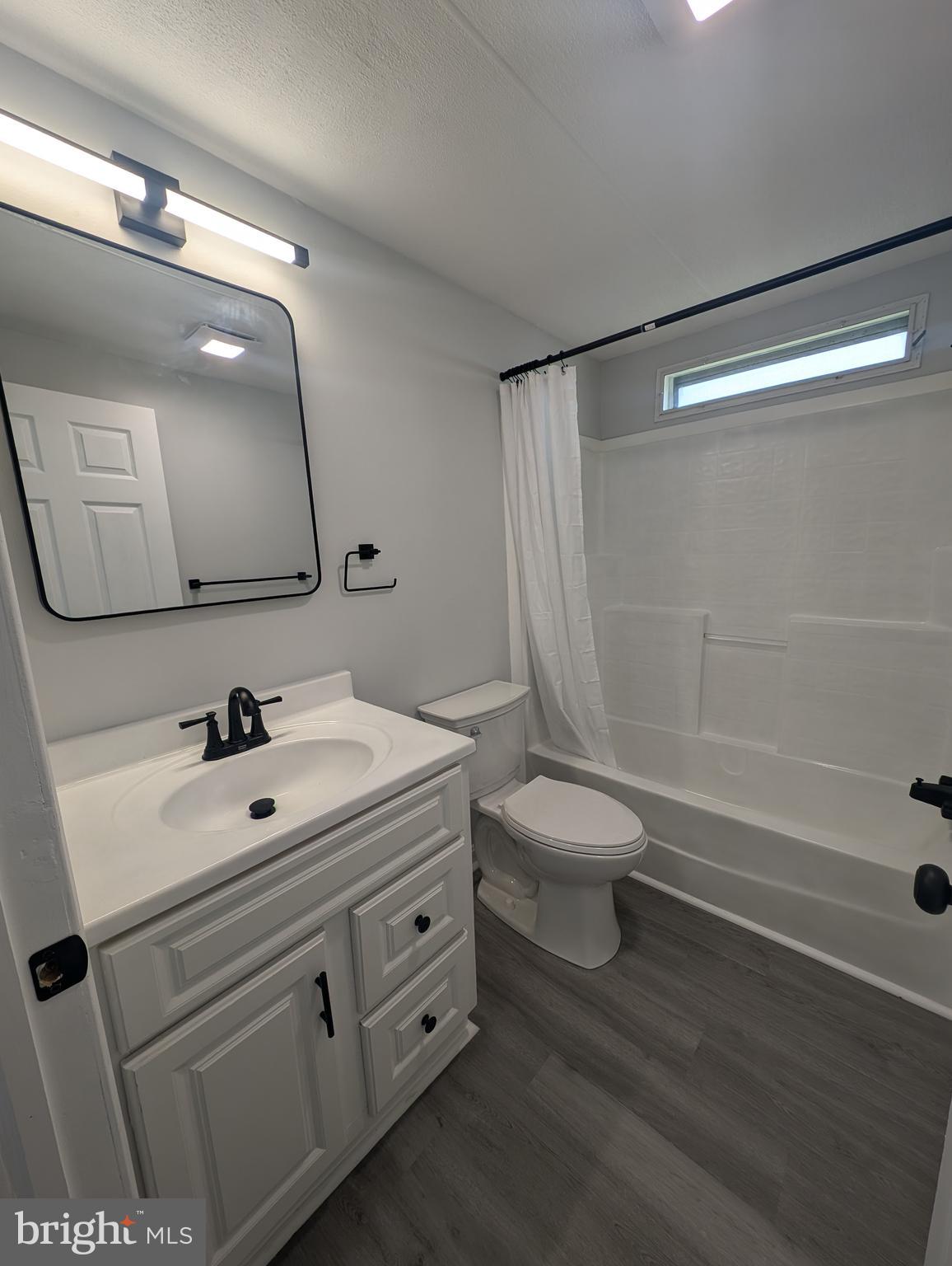 BUSH RIVER MANOR - Residential