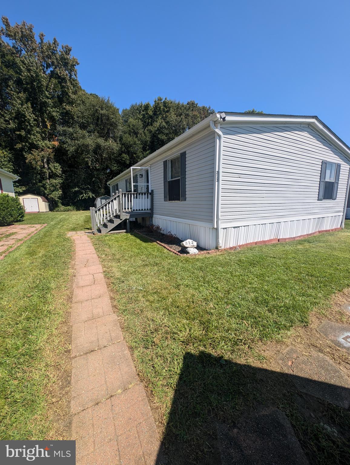 BUSH RIVER MANOR - Residential