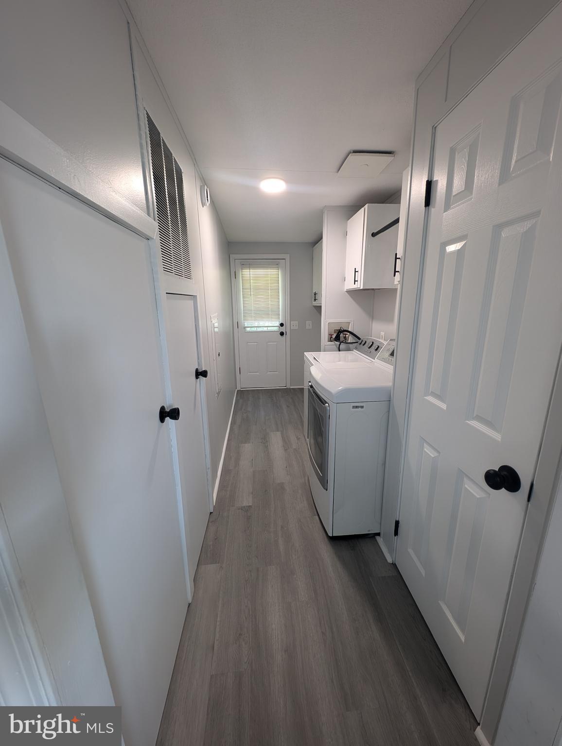 BUSH RIVER MANOR - Residential