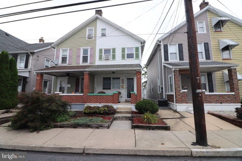Townhouse For Sale - 133 2nd Street<br/> Lehigh County, COPLAY, PA 18037