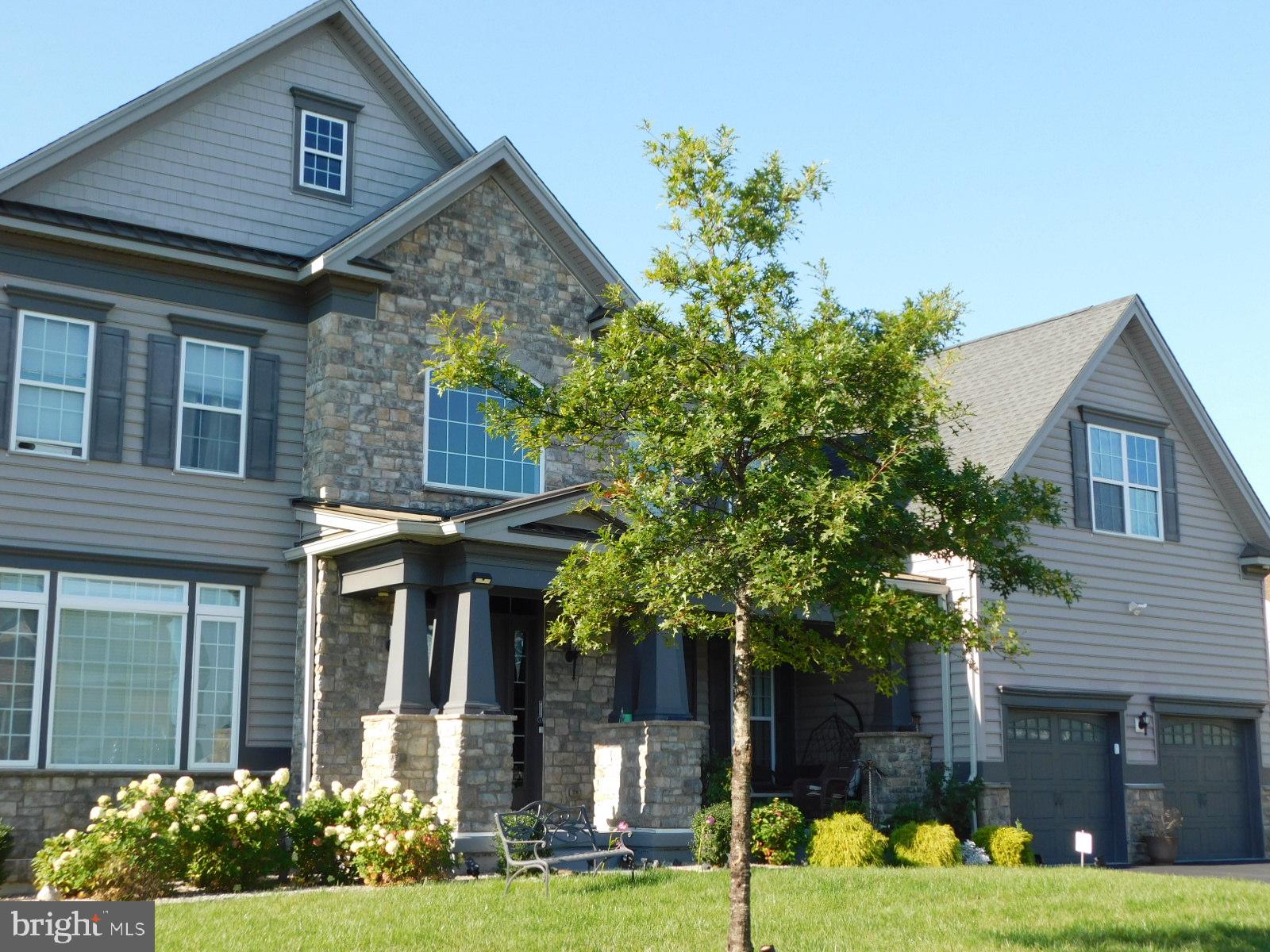 906 MELISSA COURT