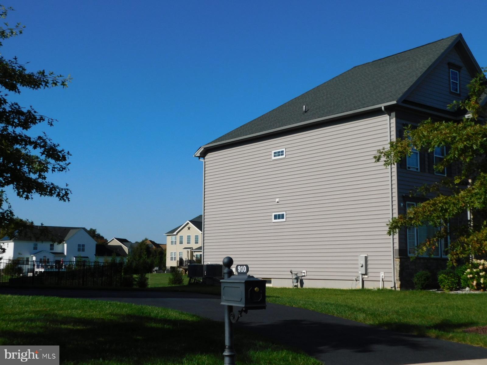 906 MELISSA COURT