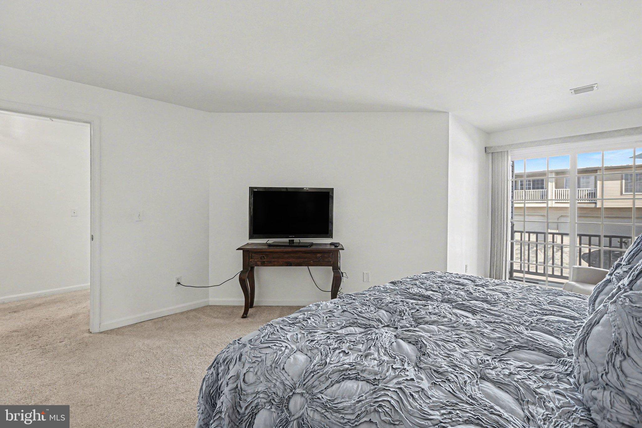 CARRIAGE HOMES - Residential