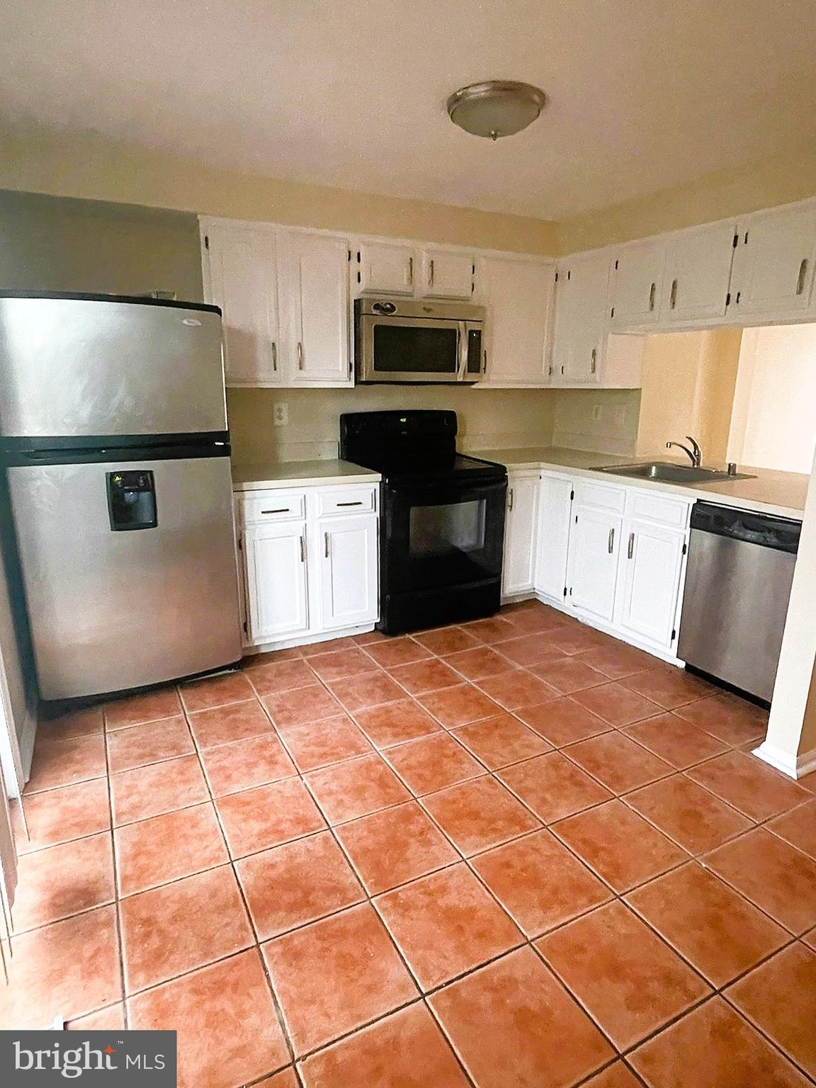 PARKVIEW TRAIL - Residential Lease