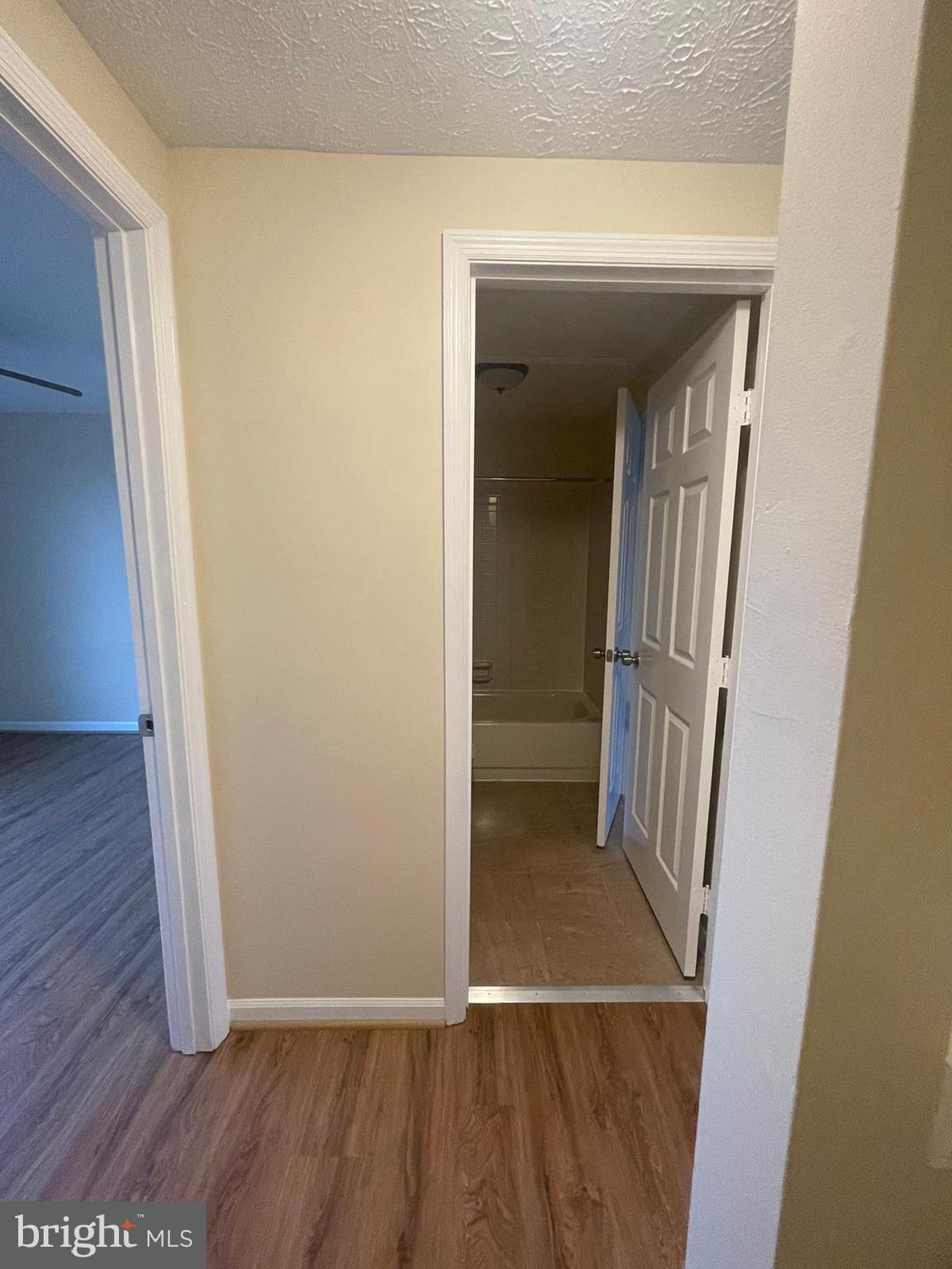 PARKVIEW TRAIL - Residential Lease