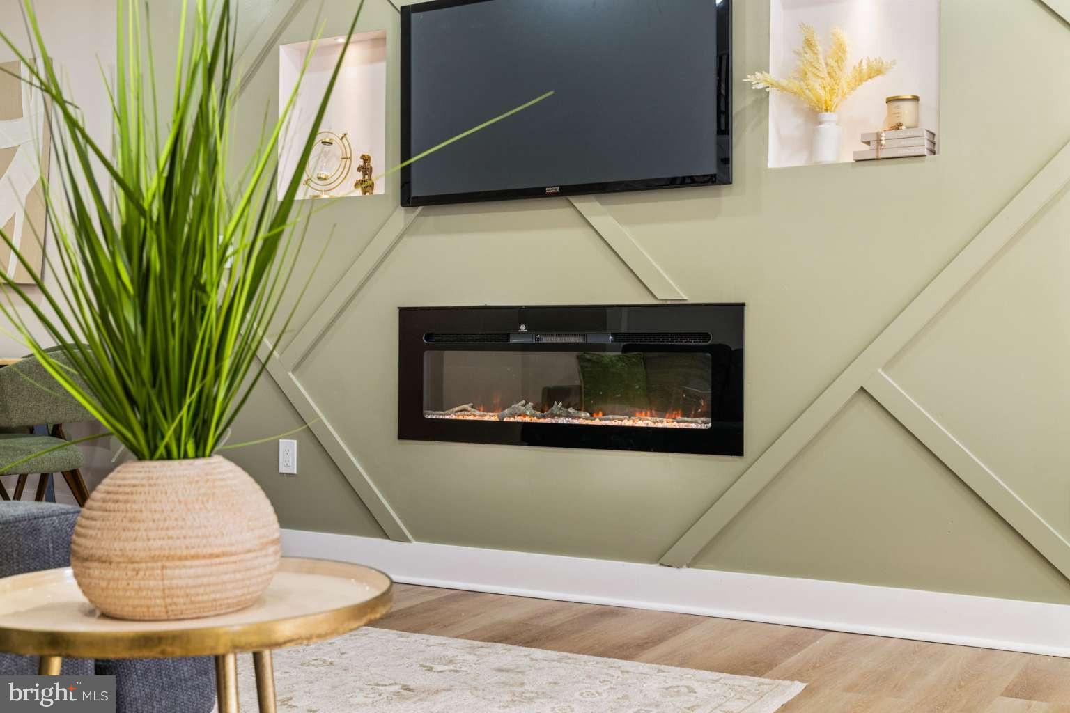 WEST OAK LANE - Residential