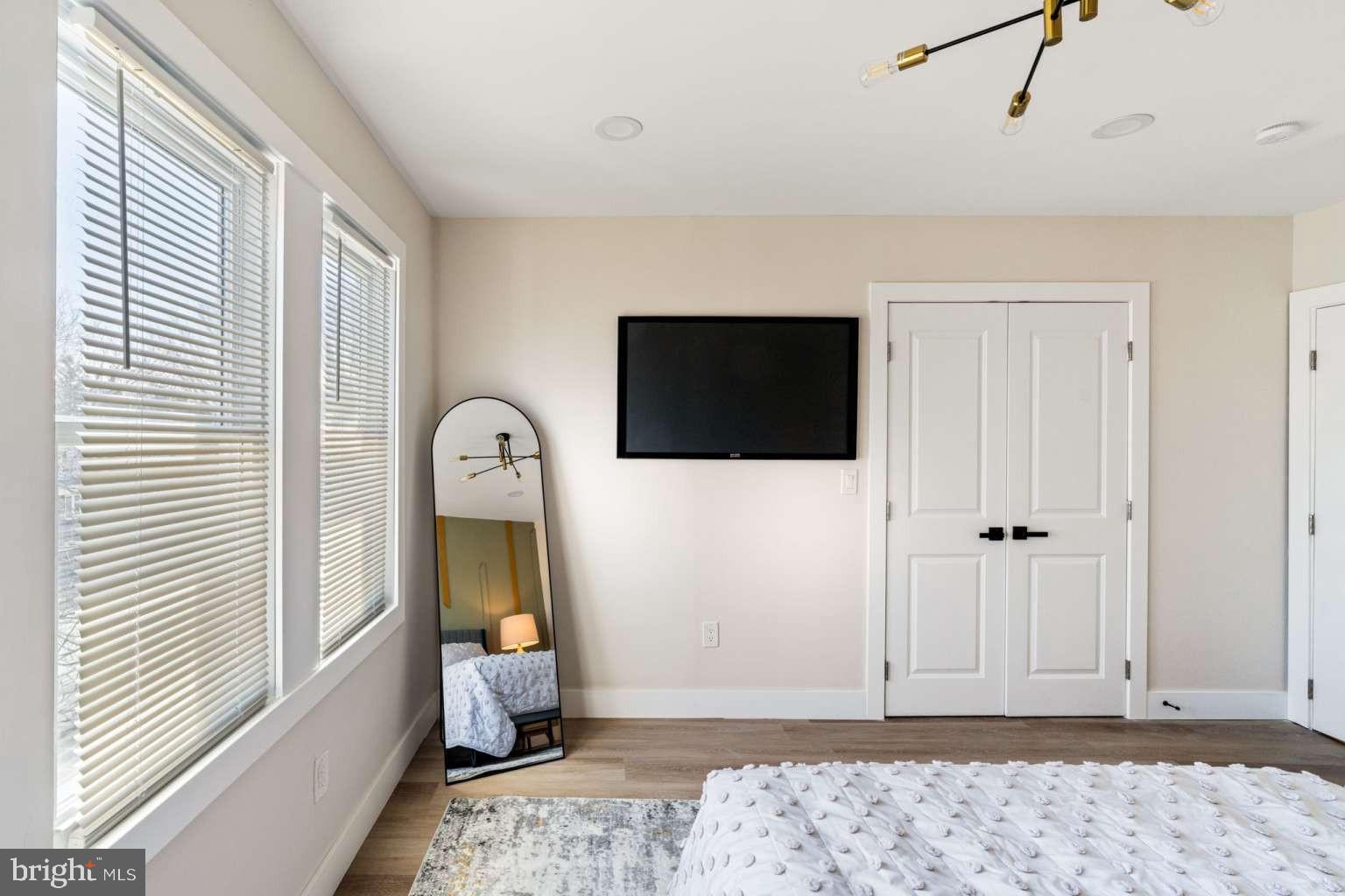 WEST OAK LANE - Residential