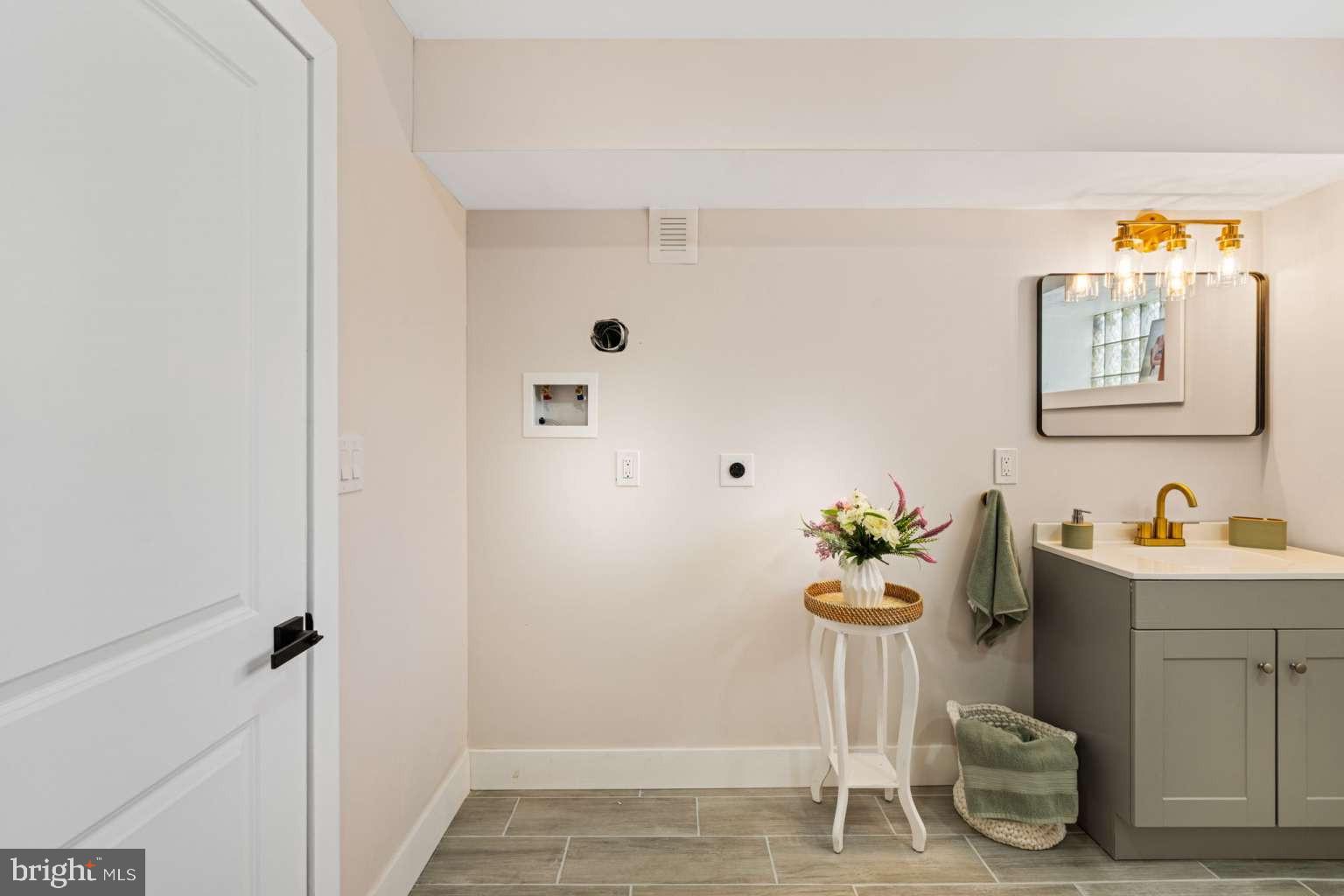 WEST OAK LANE - Residential