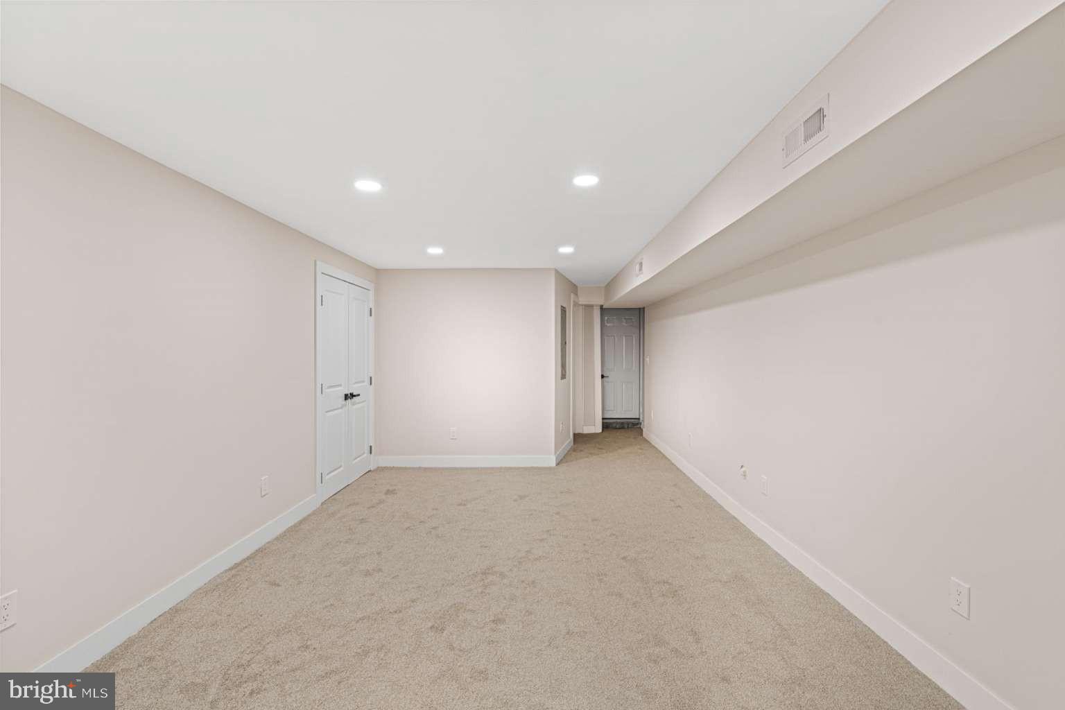 WEST OAK LANE - Residential