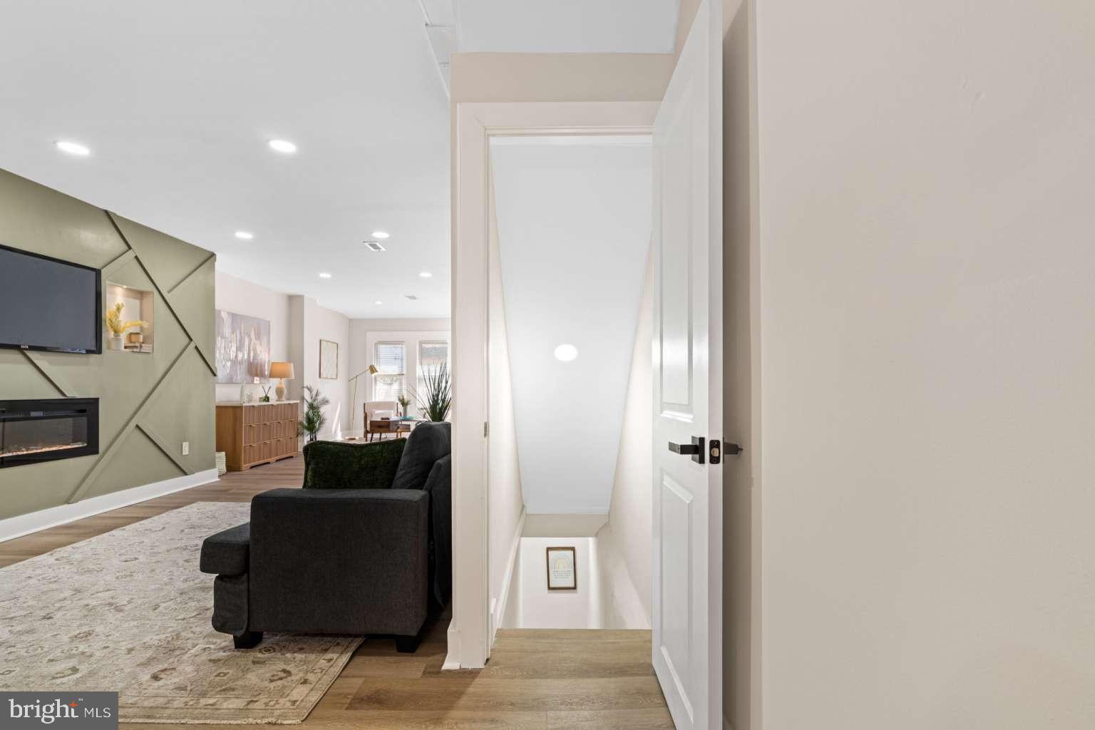 WEST OAK LANE - Residential