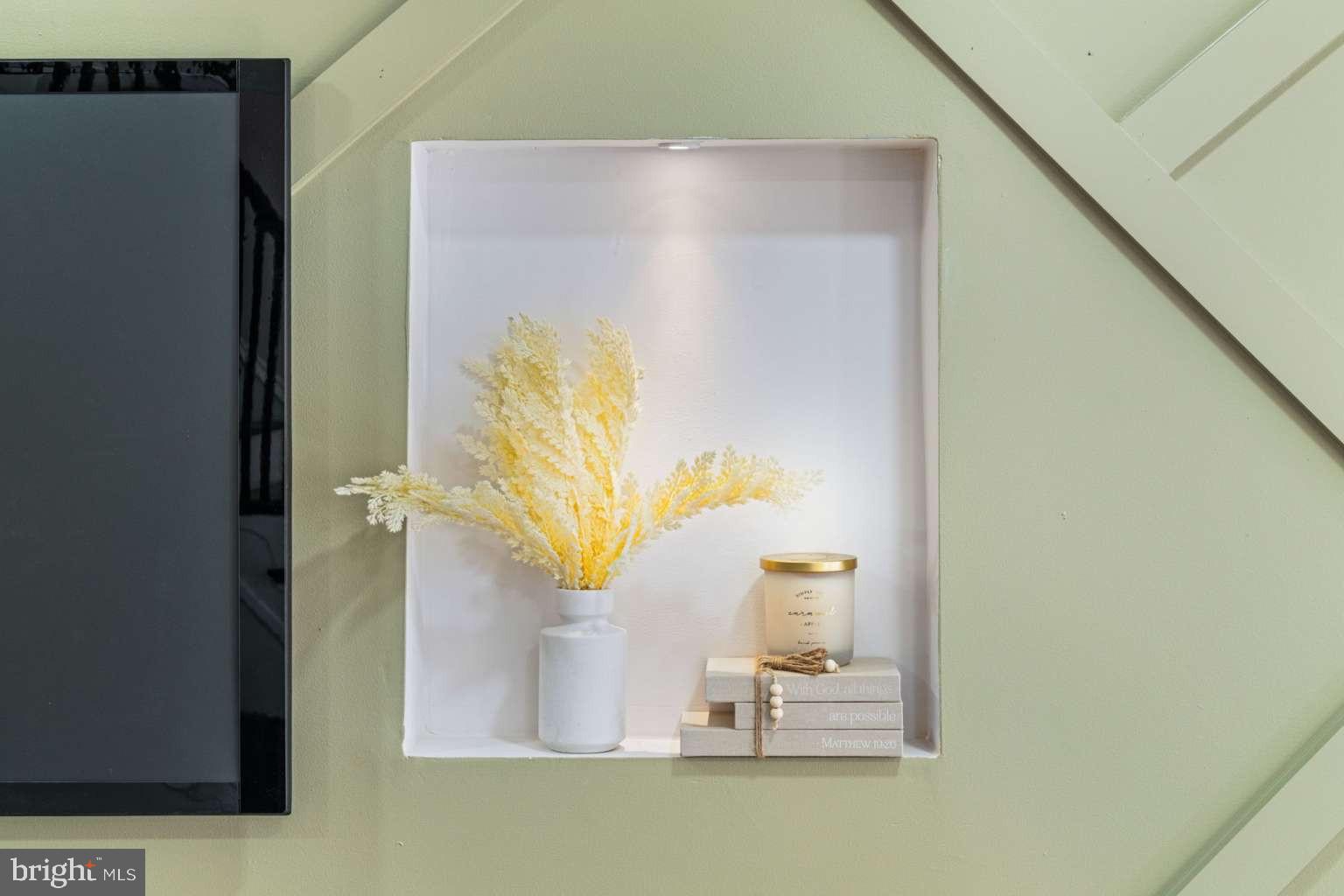 WEST OAK LANE - Residential