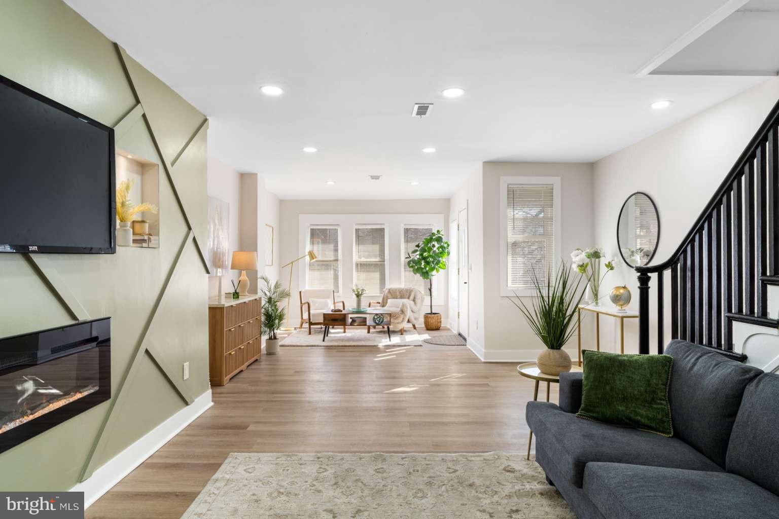 WEST OAK LANE - Residential