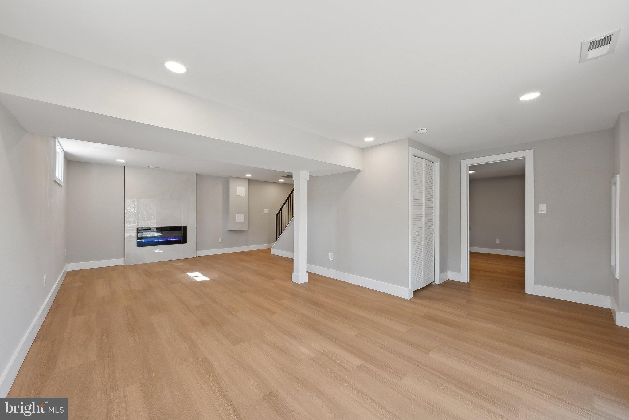 BURKE CENTRE - Residential