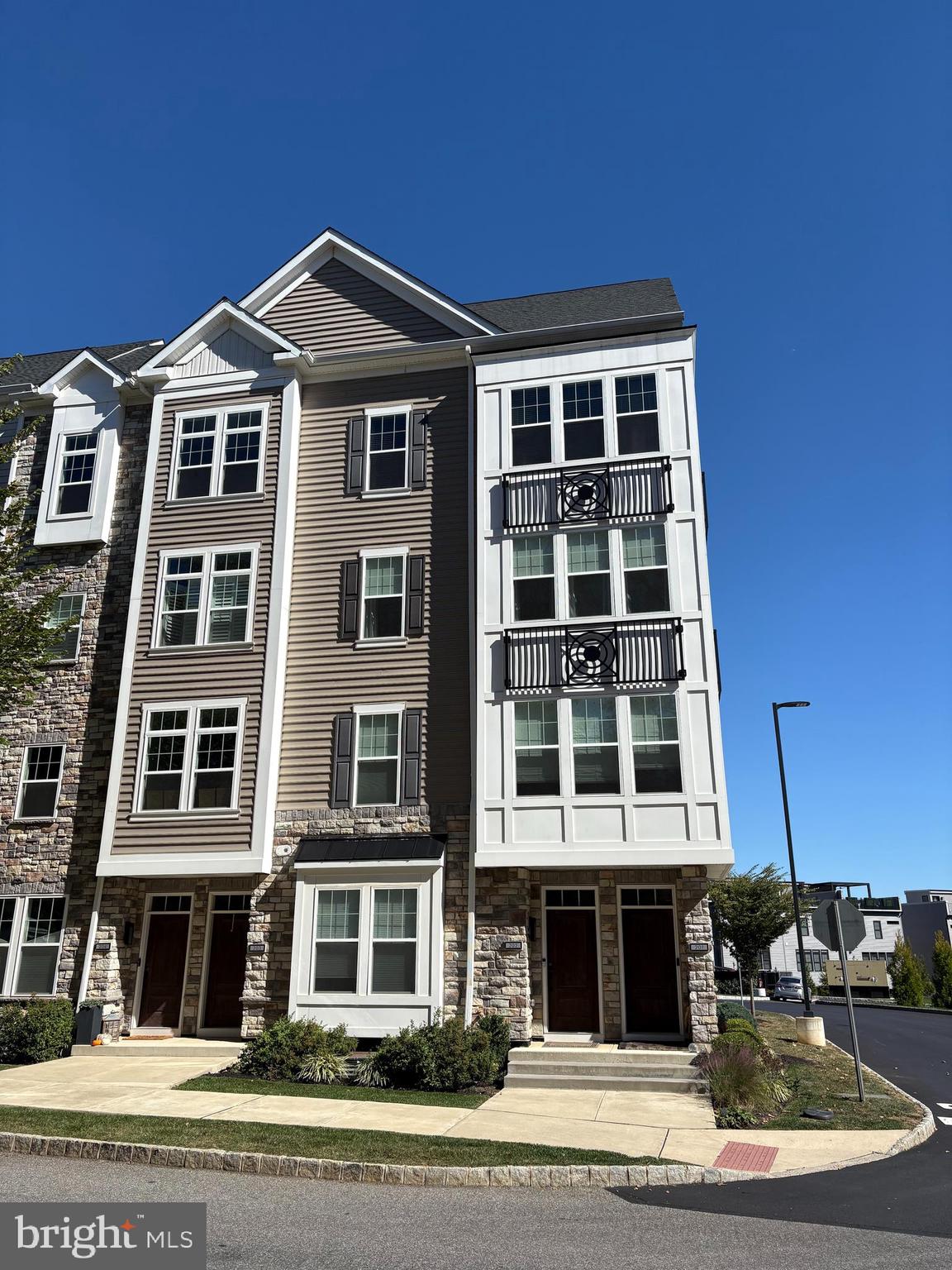 NEWTOWN WALK AT ELLIS PRESERVE - Residential Lease