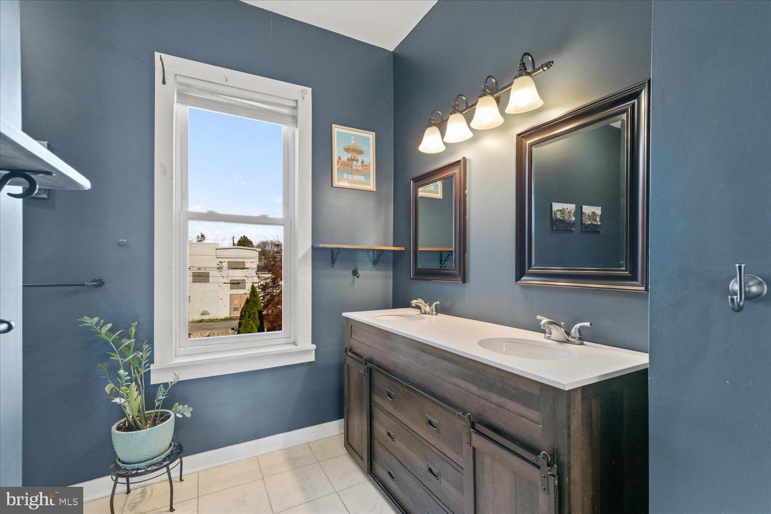 NORTH END LANCASTER - Residential