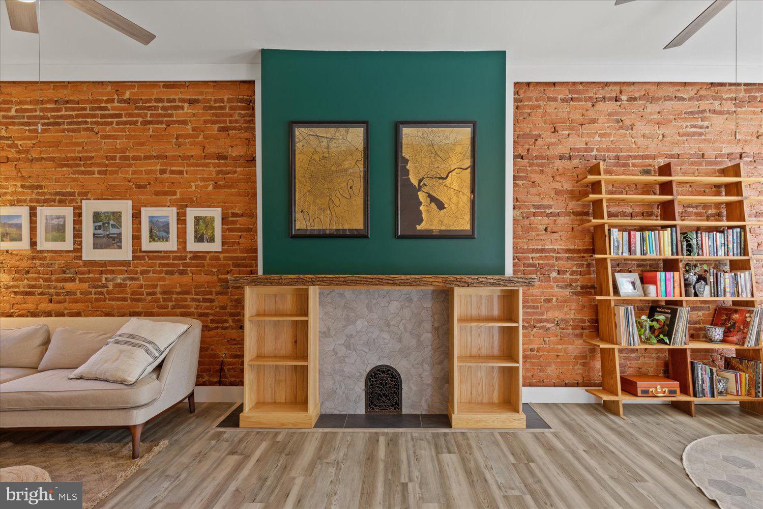 NORTH END LANCASTER - Residential