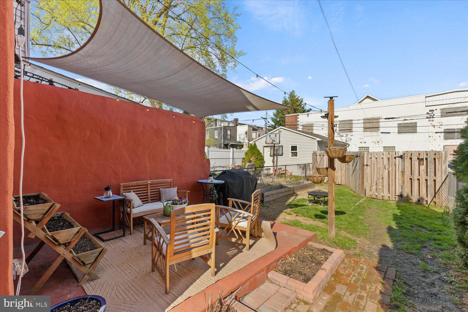 NORTH END LANCASTER - Residential