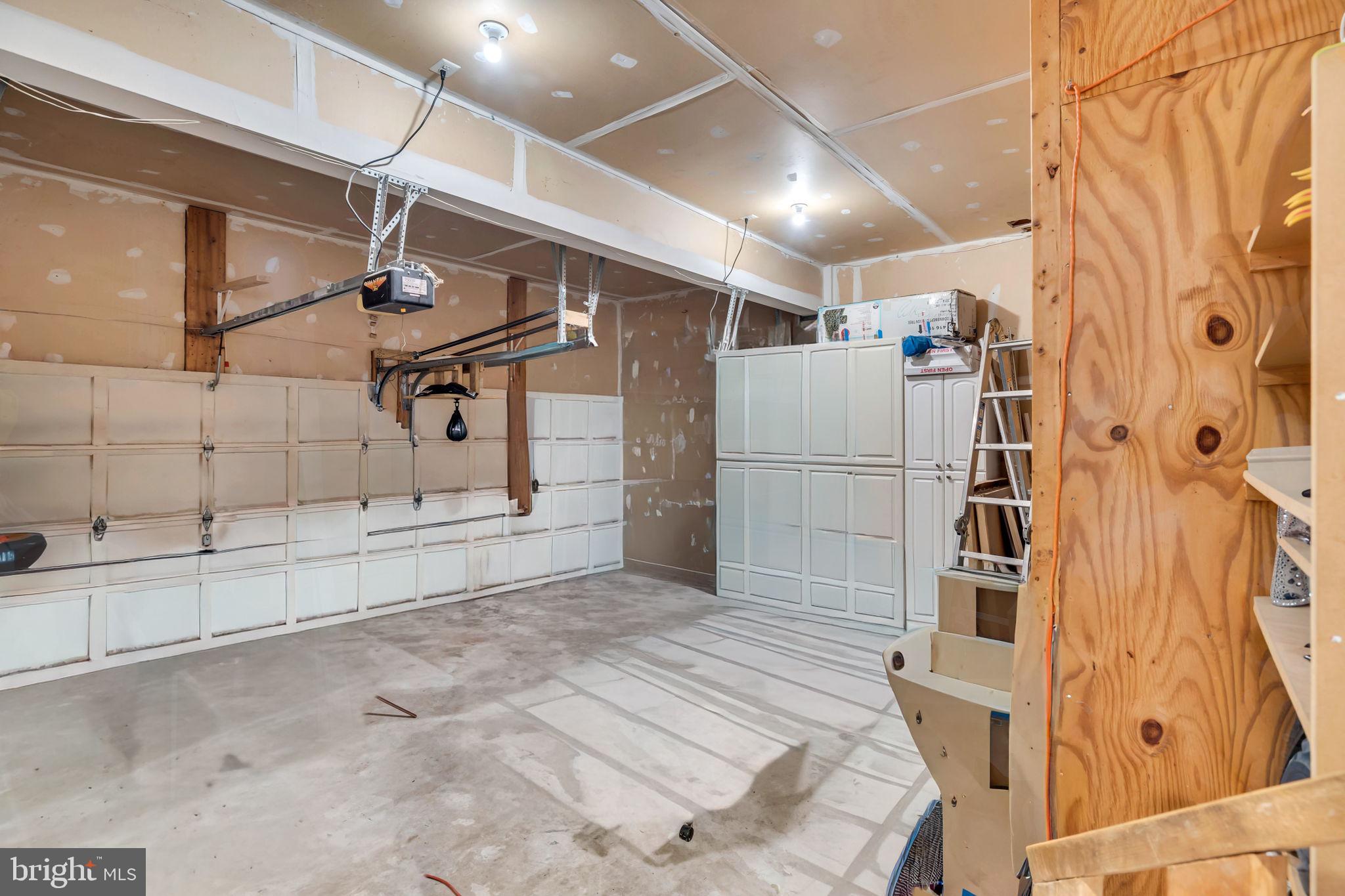 SOUTH RIDING - Residential