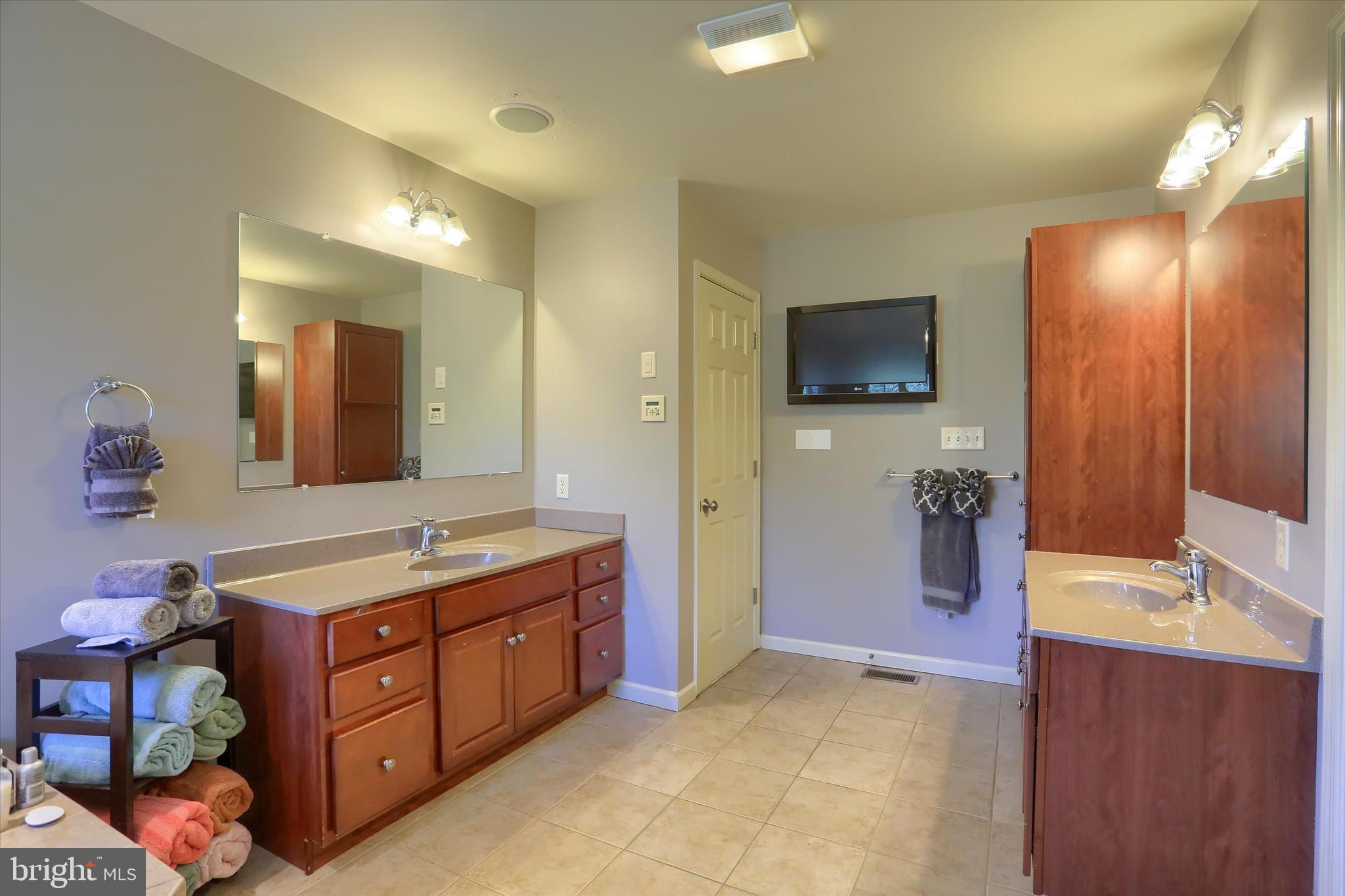 HILLS OF WATERFORD - Residential