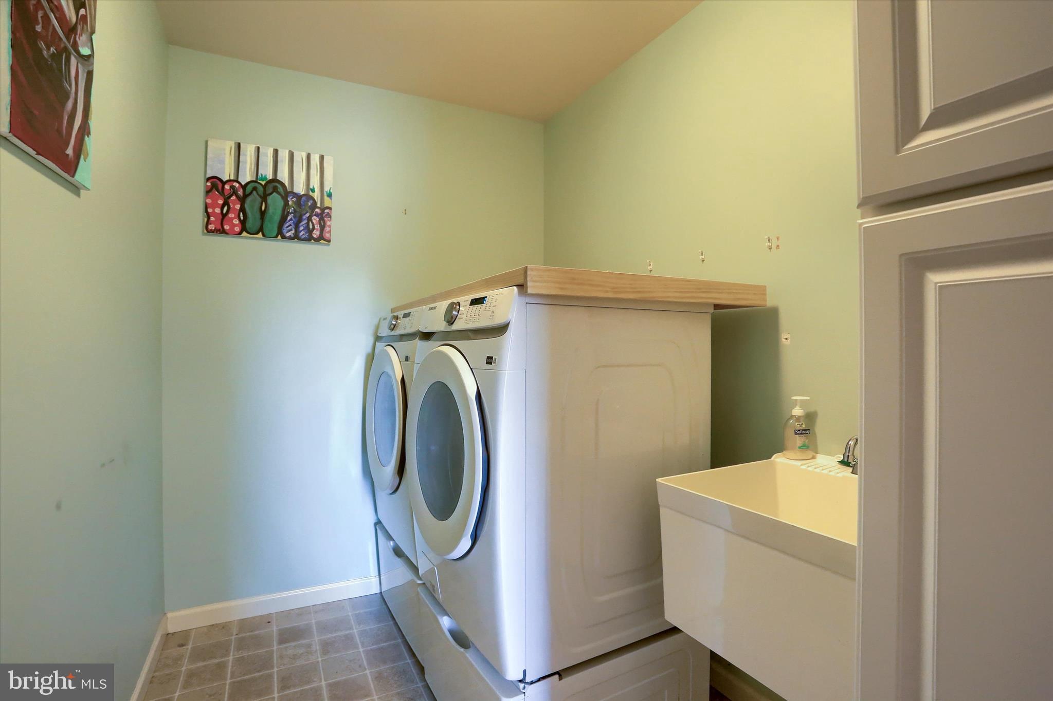 HILLS OF WATERFORD - Residential