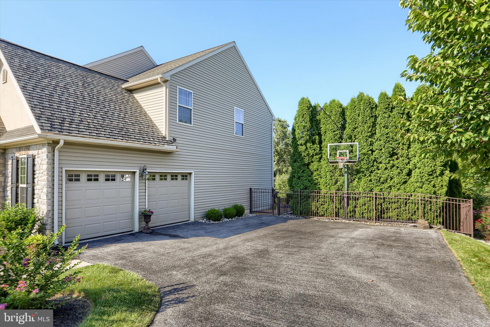 HILLS OF WATERFORD - Residential