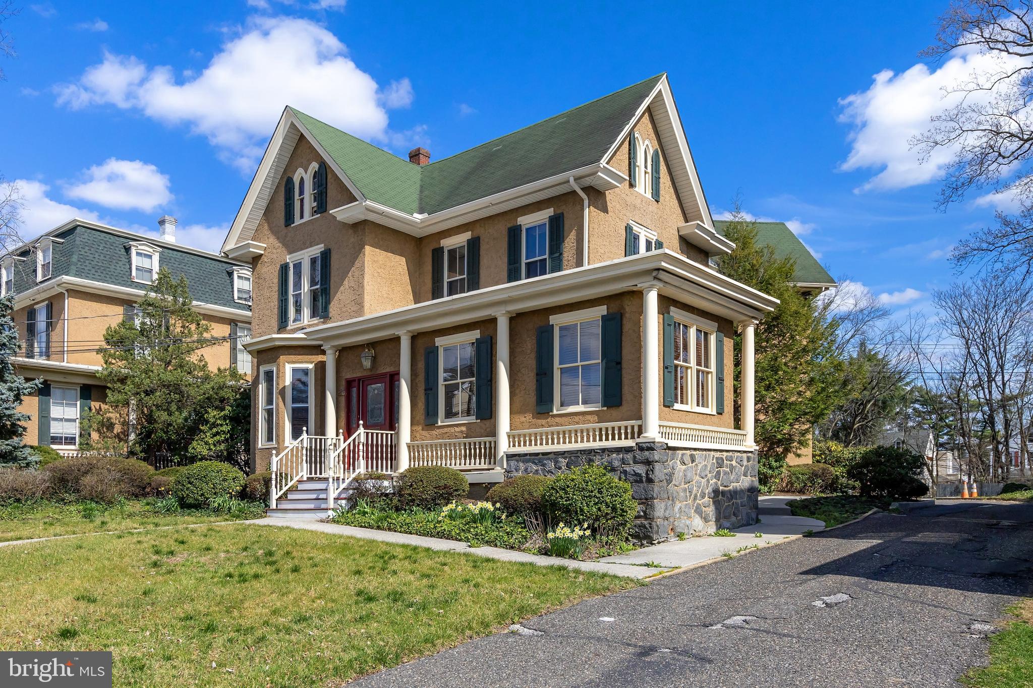 36 EUCLID STREET
