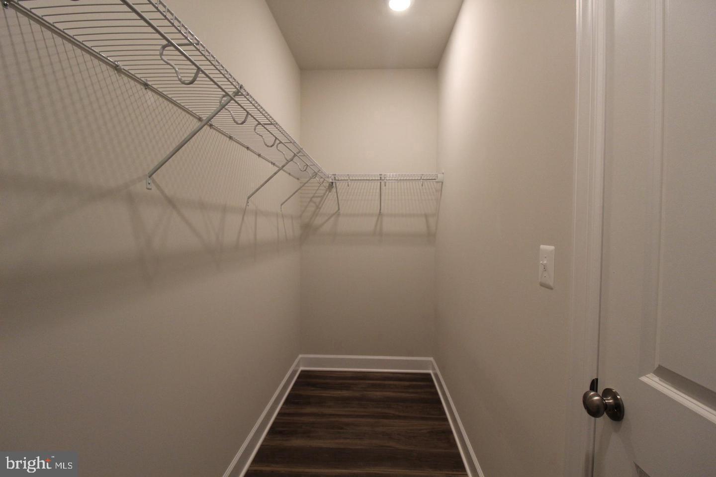 METRO WALK AT MOOREFIELD STATION - Residential Lease