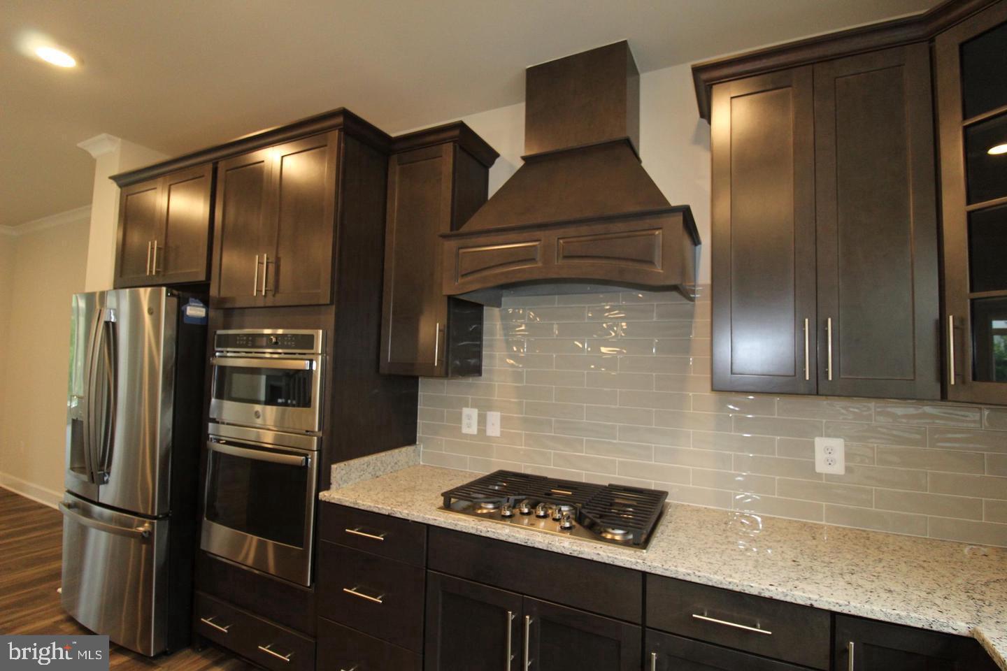 METRO WALK AT MOOREFIELD STATION - Residential Lease