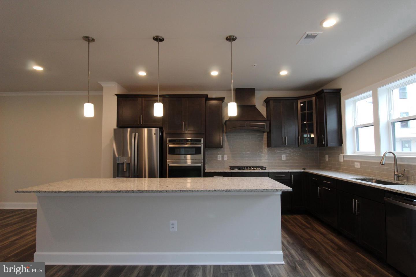 METRO WALK AT MOOREFIELD STATION - Residential Lease