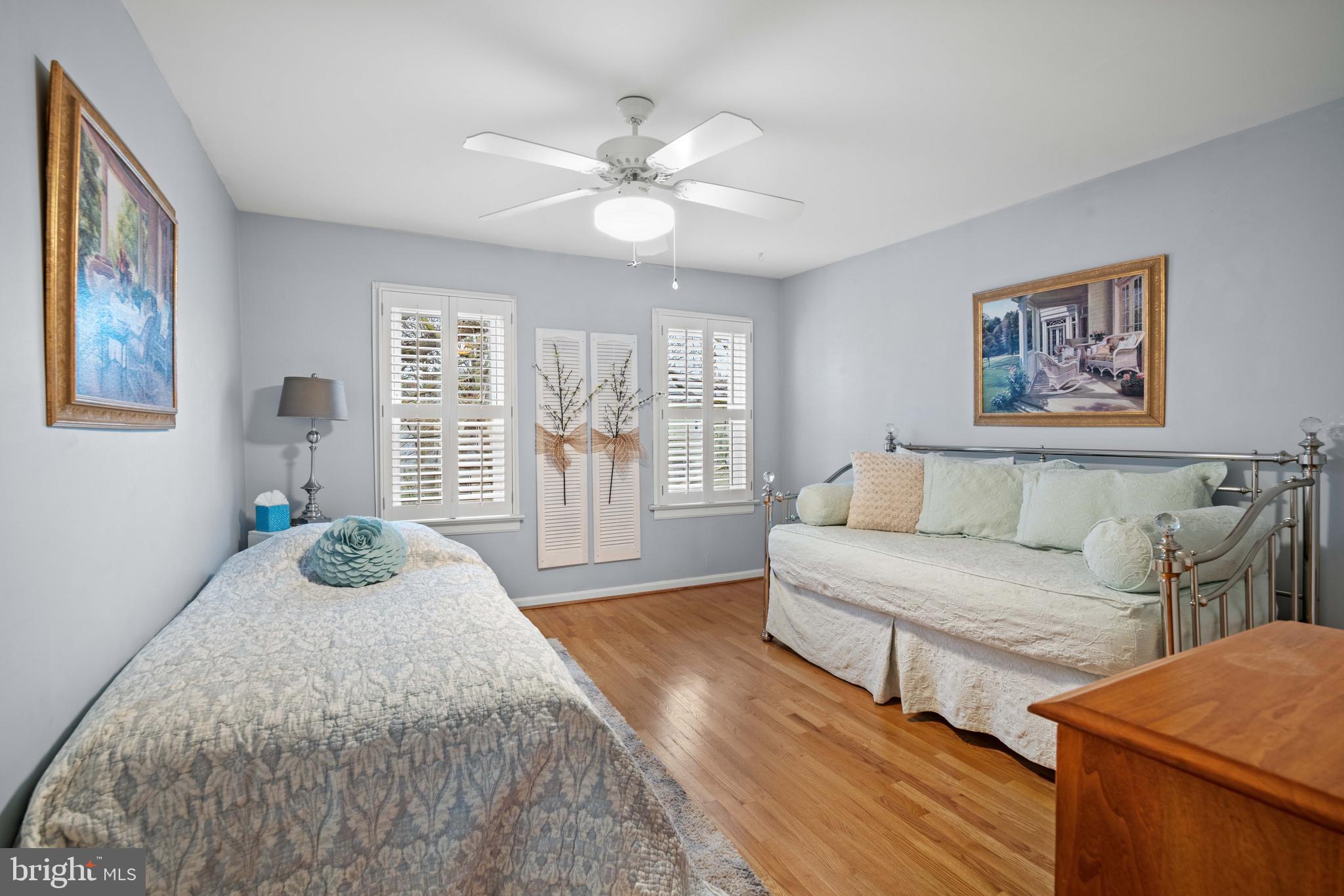 MURRAY HILL - Residential